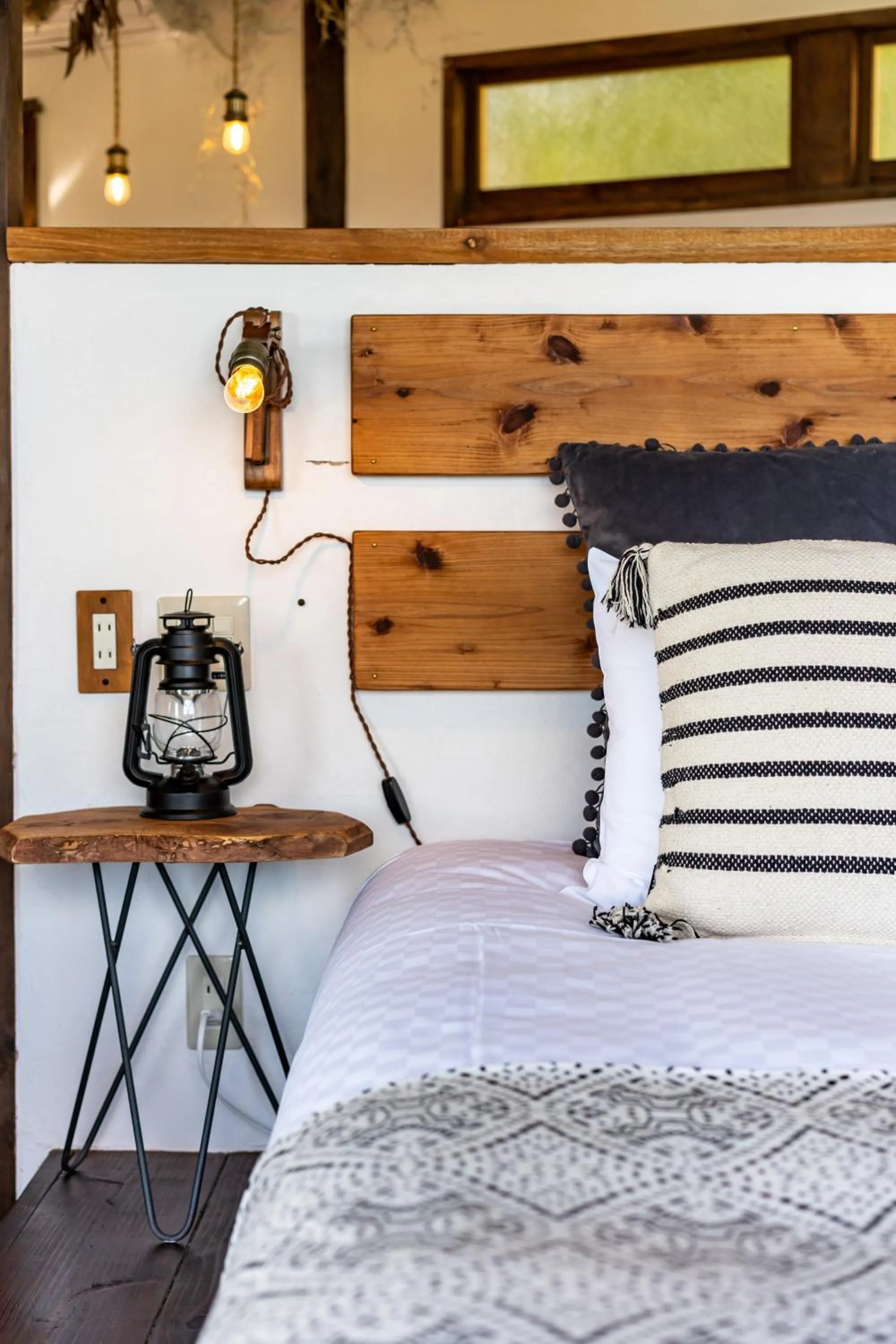 Bed in Tree-house Hotel Morinosubako