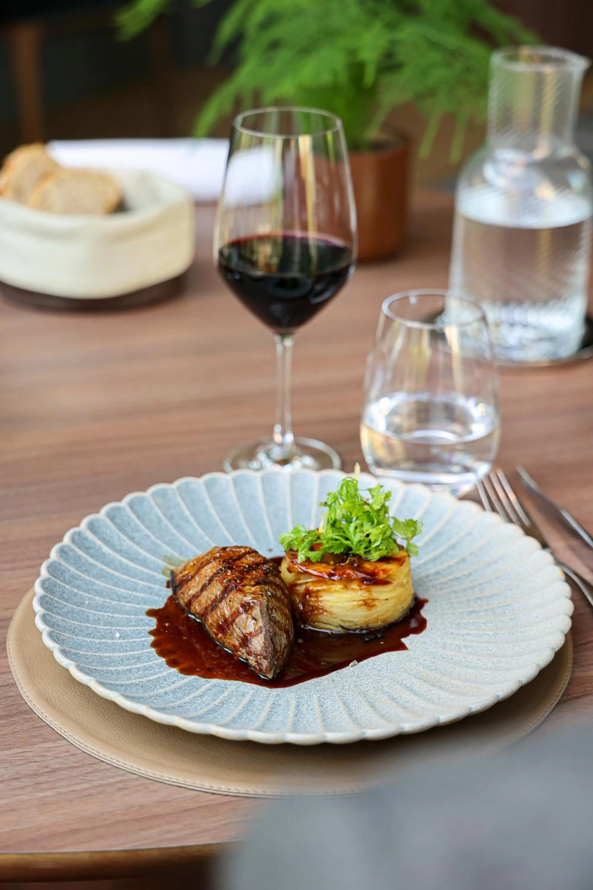 Restaurant/places to eat in Château Hôtel Grand Barrail