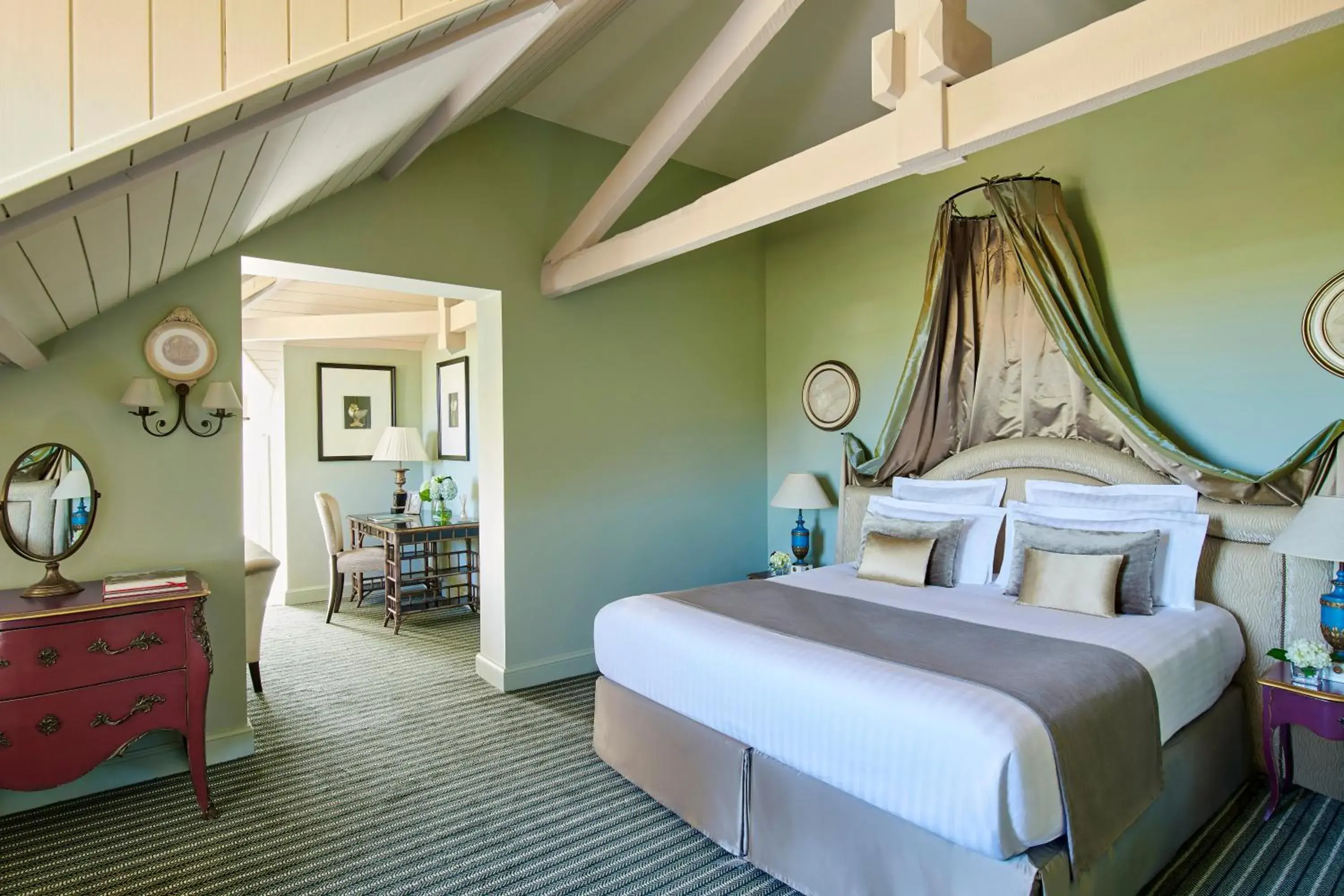 Bedroom, Bed in Château Hôtel Grand Barrail Bedroom, Bed in Château Hôtel Grand Barrail