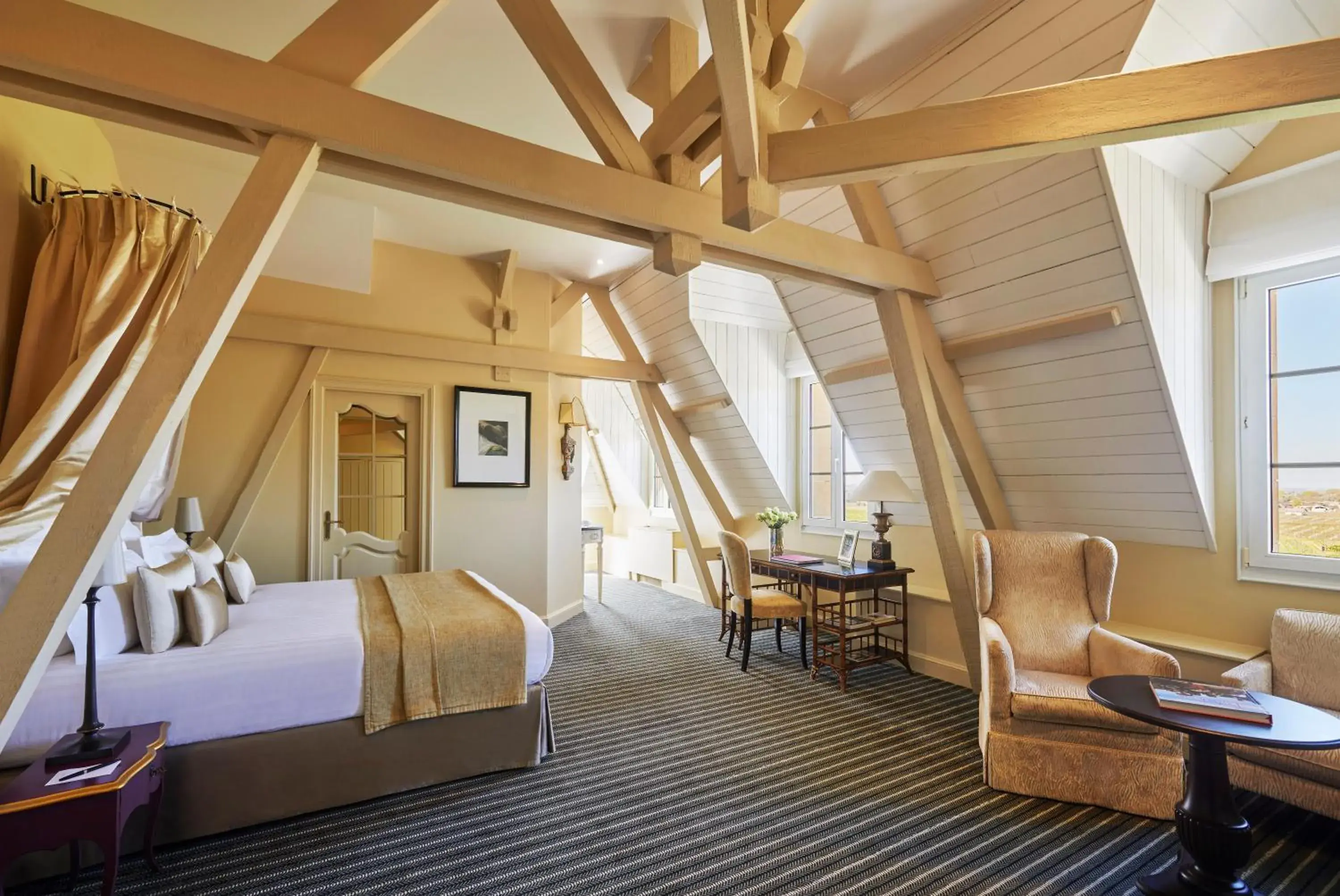 Bedroom, Bed in Château Hôtel Grand Barrail Bedroom, Bed in Château Hôtel Grand Barrail