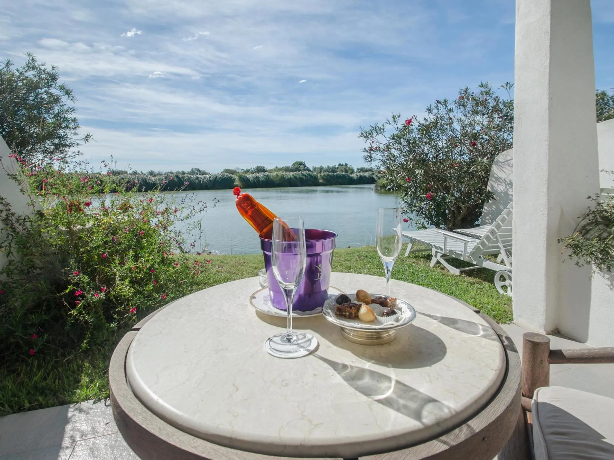 Balcony/Terrace in Hôtel L' Estelle en Camargue