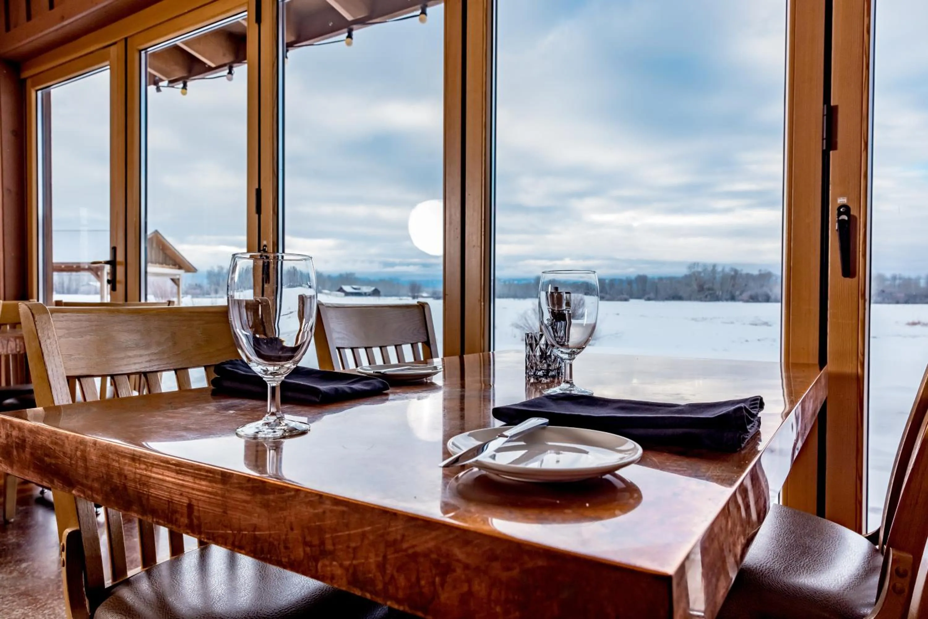 Restaurant/places to eat in Gallatin River Lodge