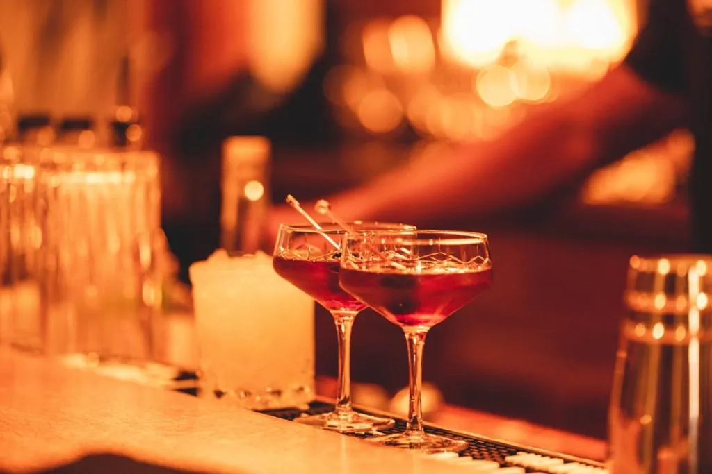 Lounge or bar in Gallatin River Lodge