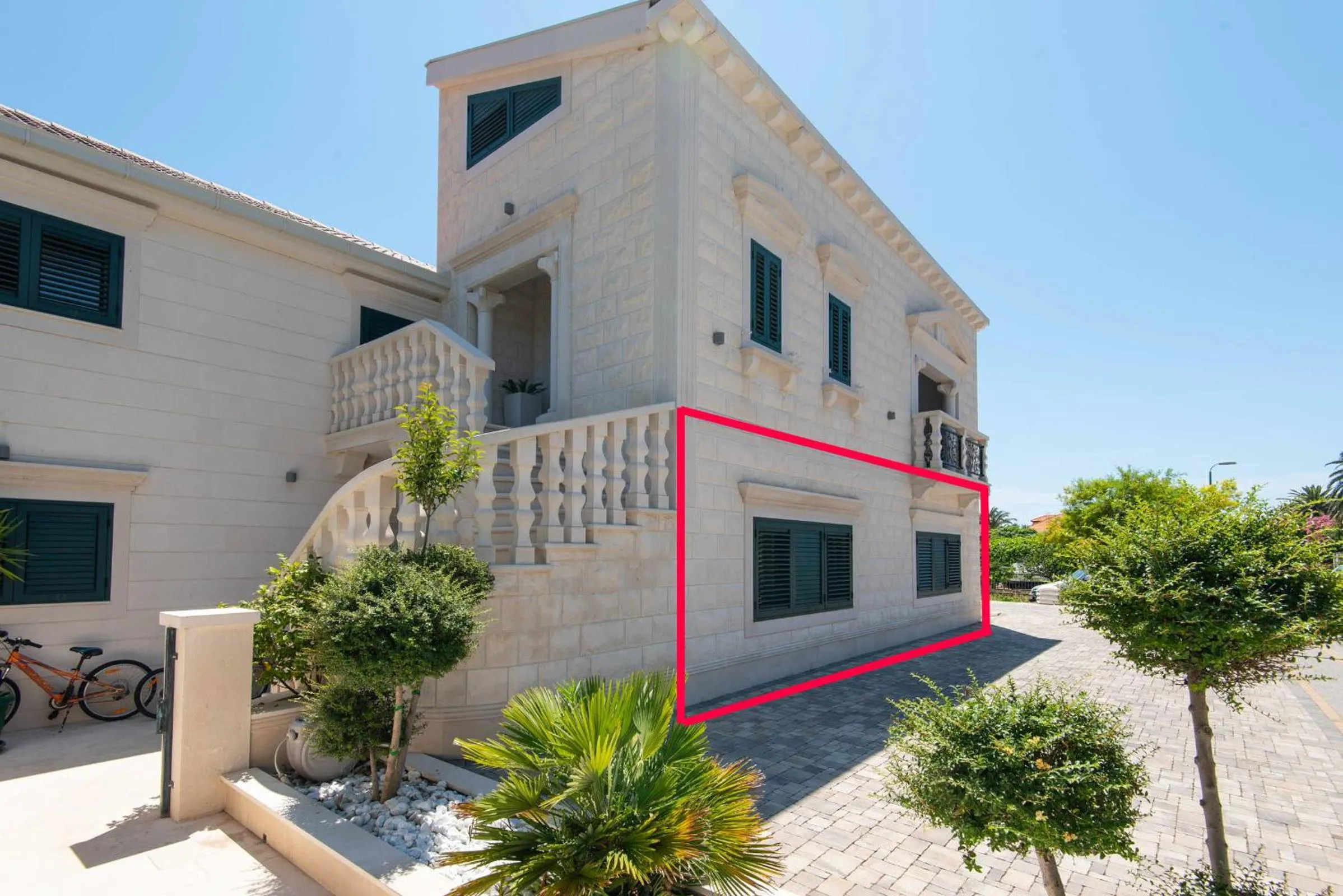Property building in Apartment Domenica