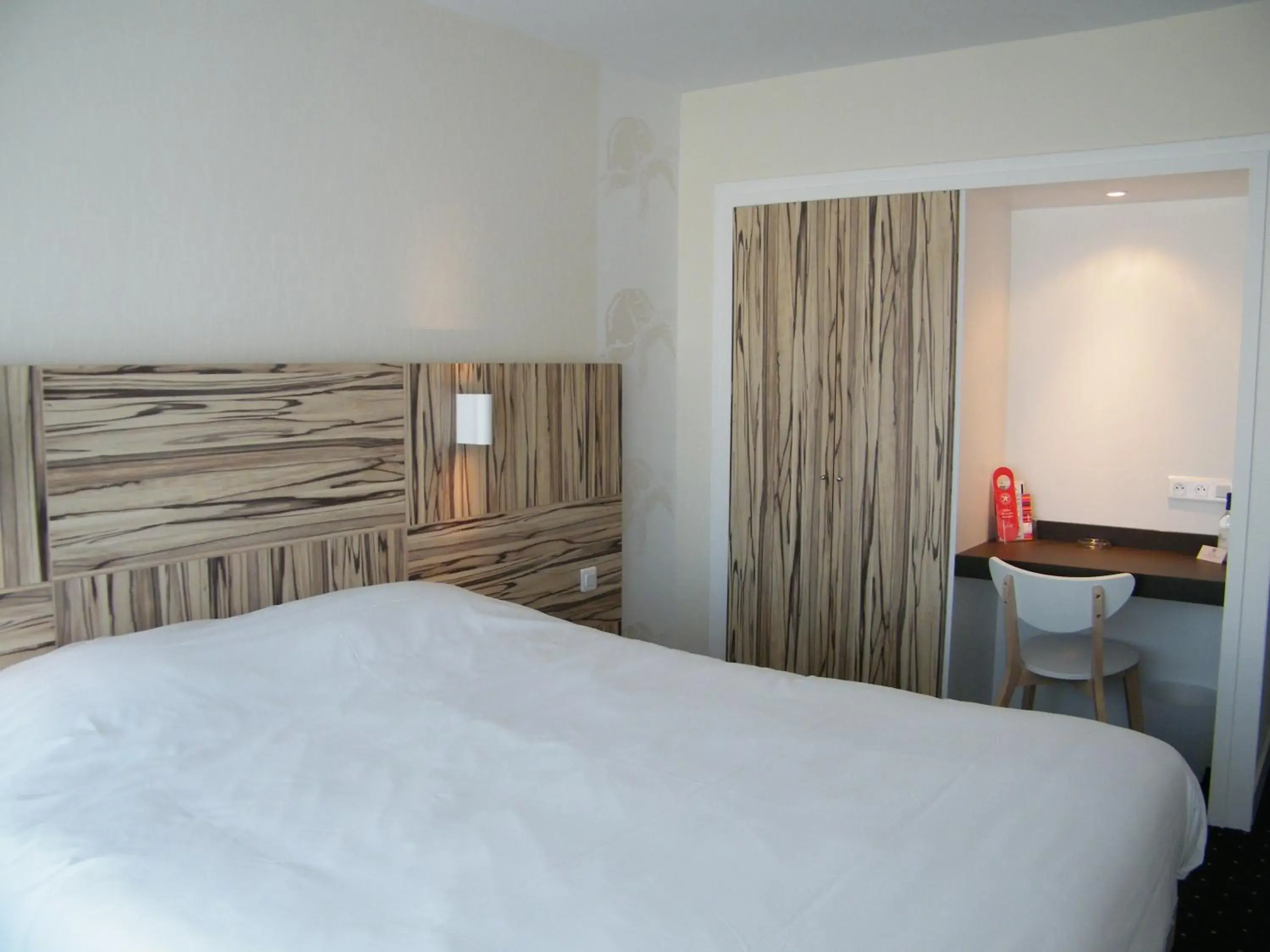 Superior Double Room in Hôtel Le Nautic Superior Double Room in Hôtel Le Nautic