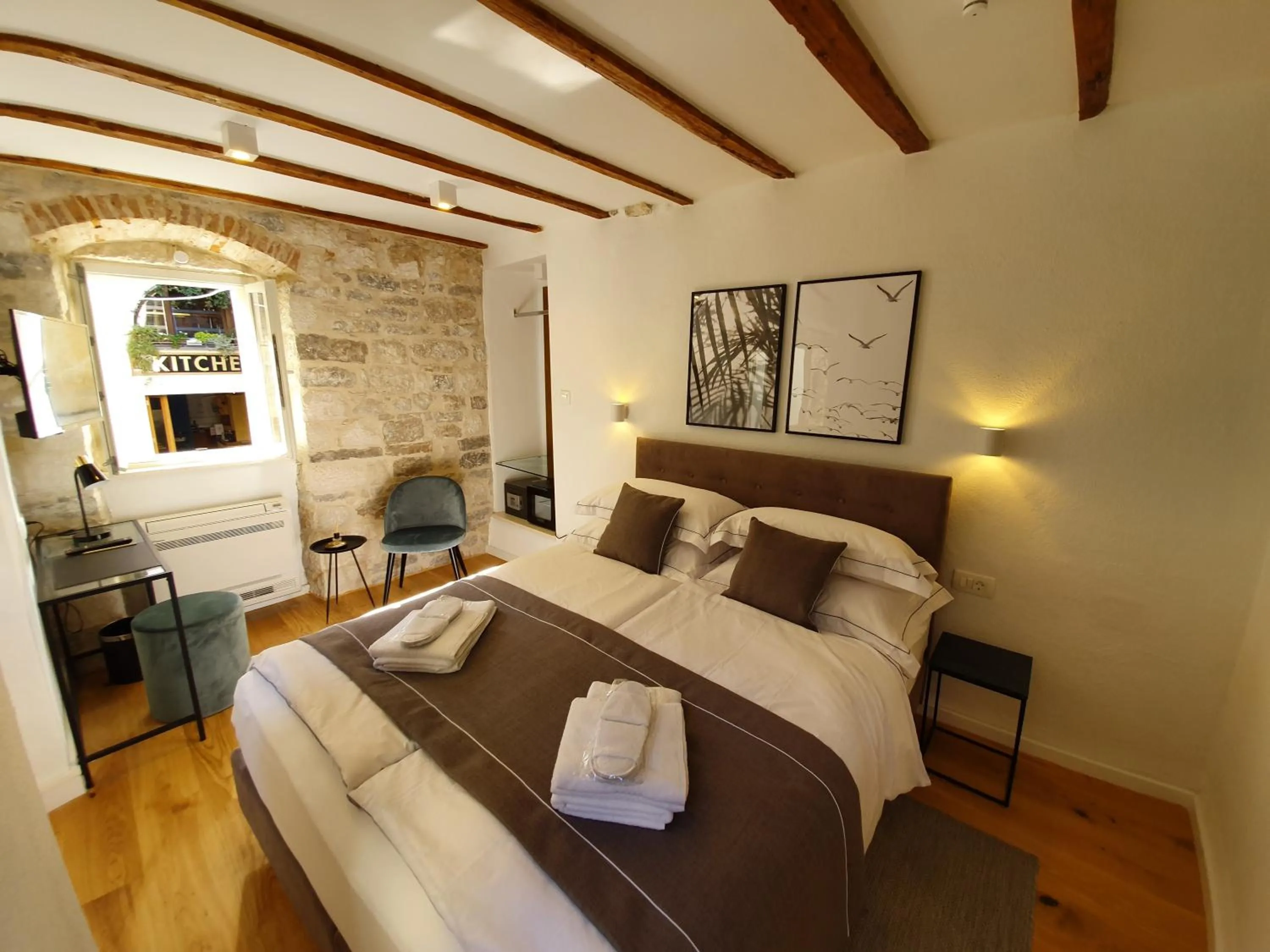 THE SUITES at central Split
