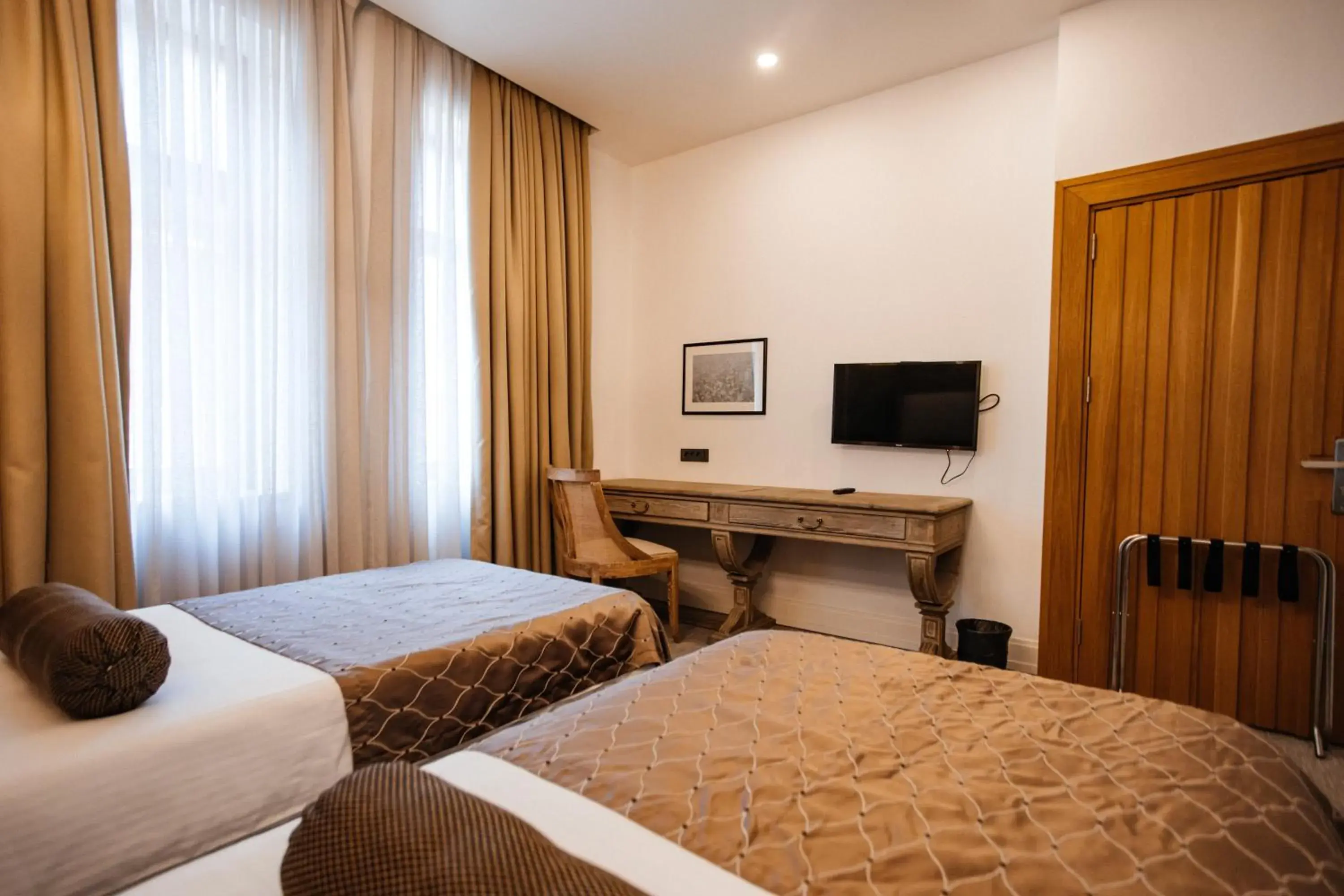 Standard Twin Room in Shirvanshah Hotel Standard Twin Room in Shirvanshah Hotel