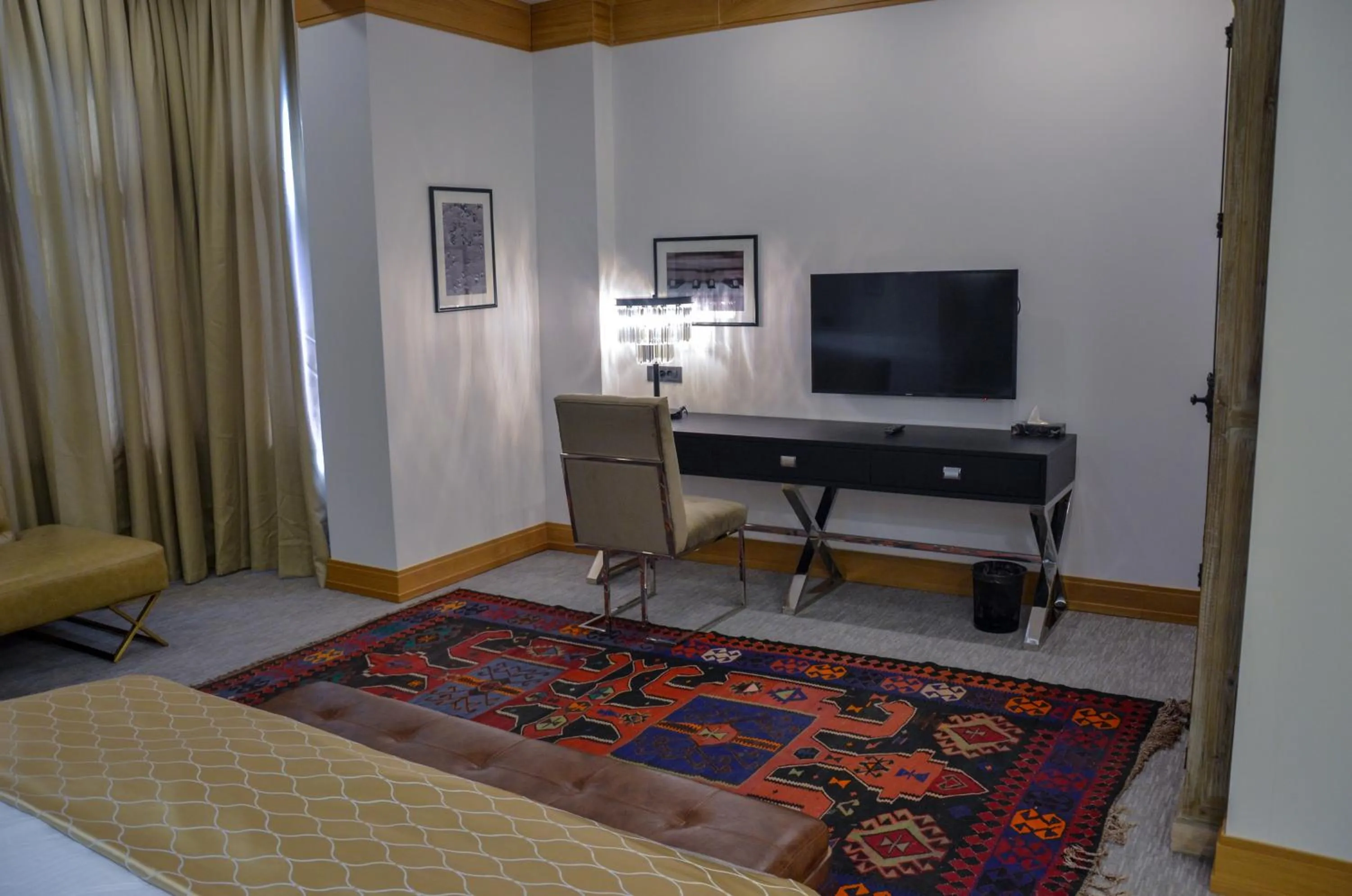 Communal lounge/ TV room, Bed in Shirvanshah Hotel