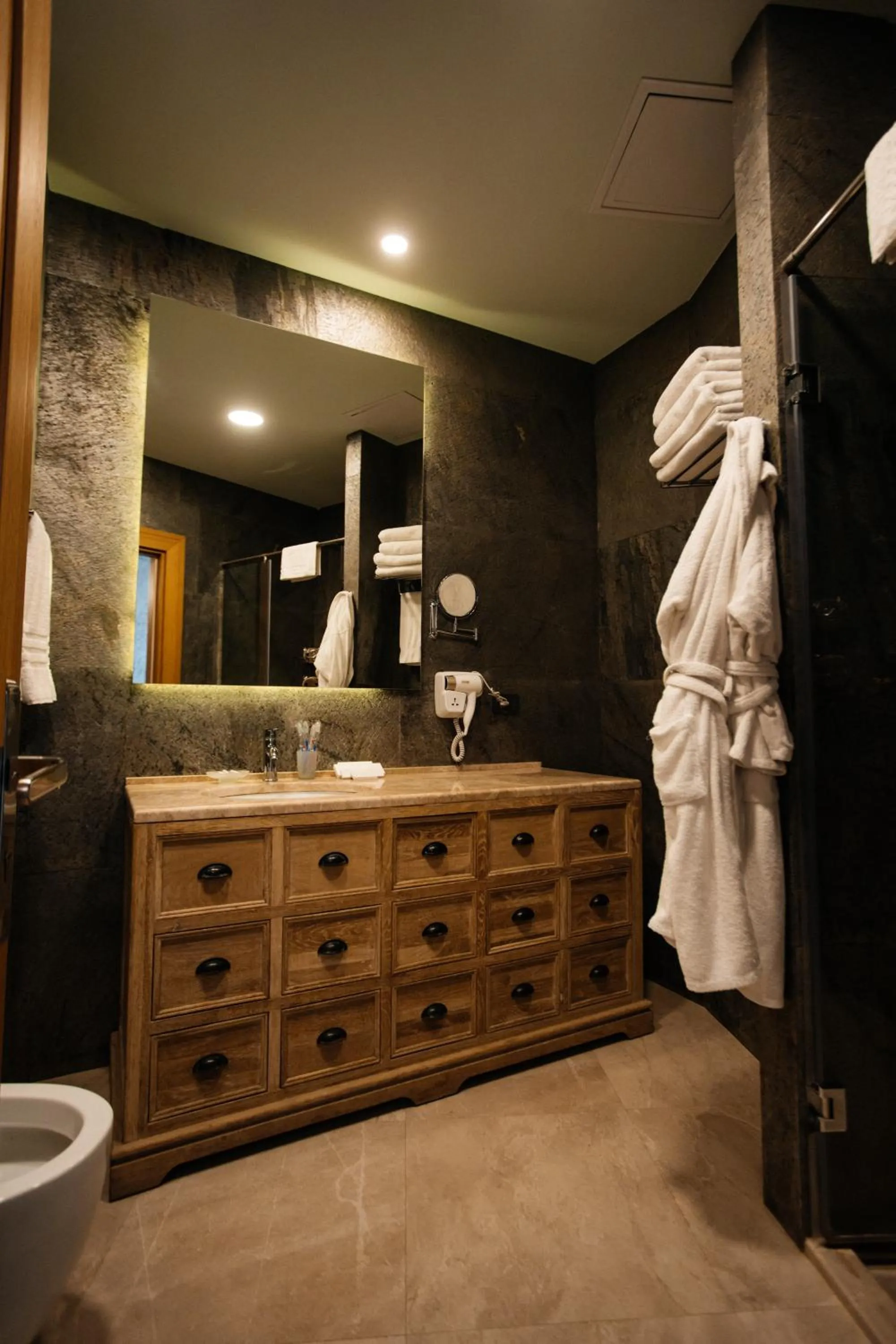 Bathroom in Shirvanshah Hotel