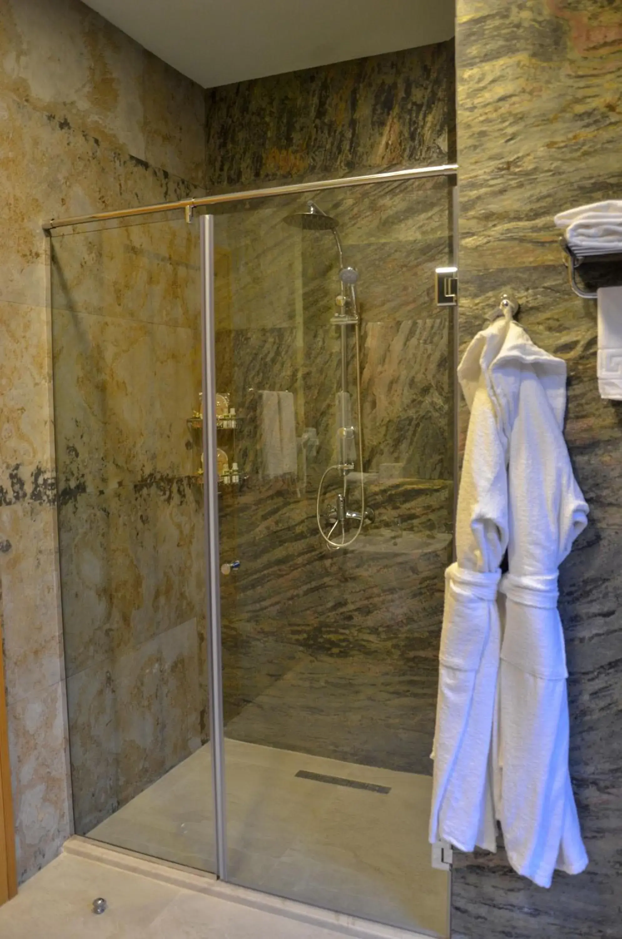 Shower in Shirvanshah Hotel Shower in Shirvanshah Hotel