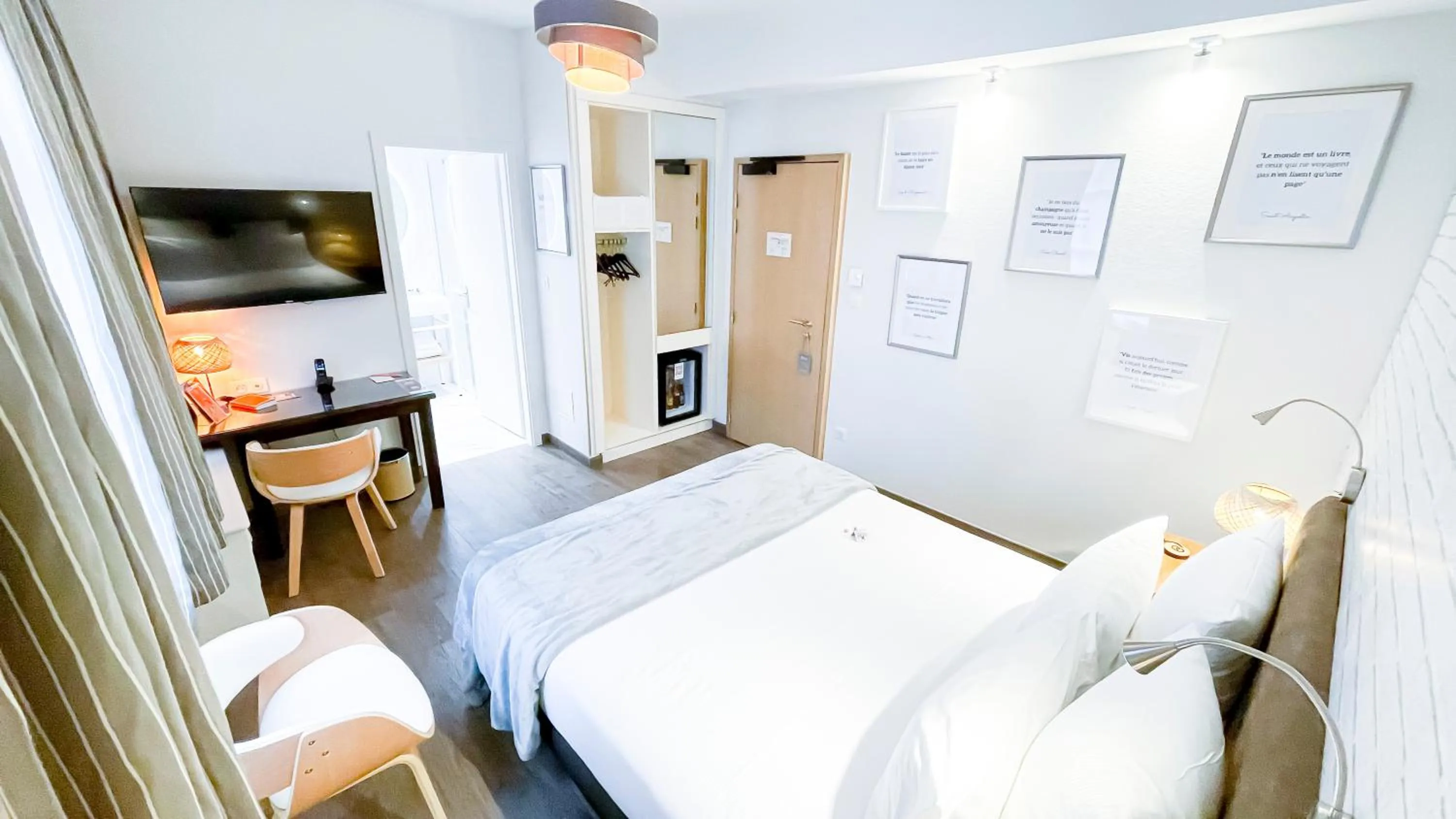 Photo of the whole room, Bed in Hotel Beaucour