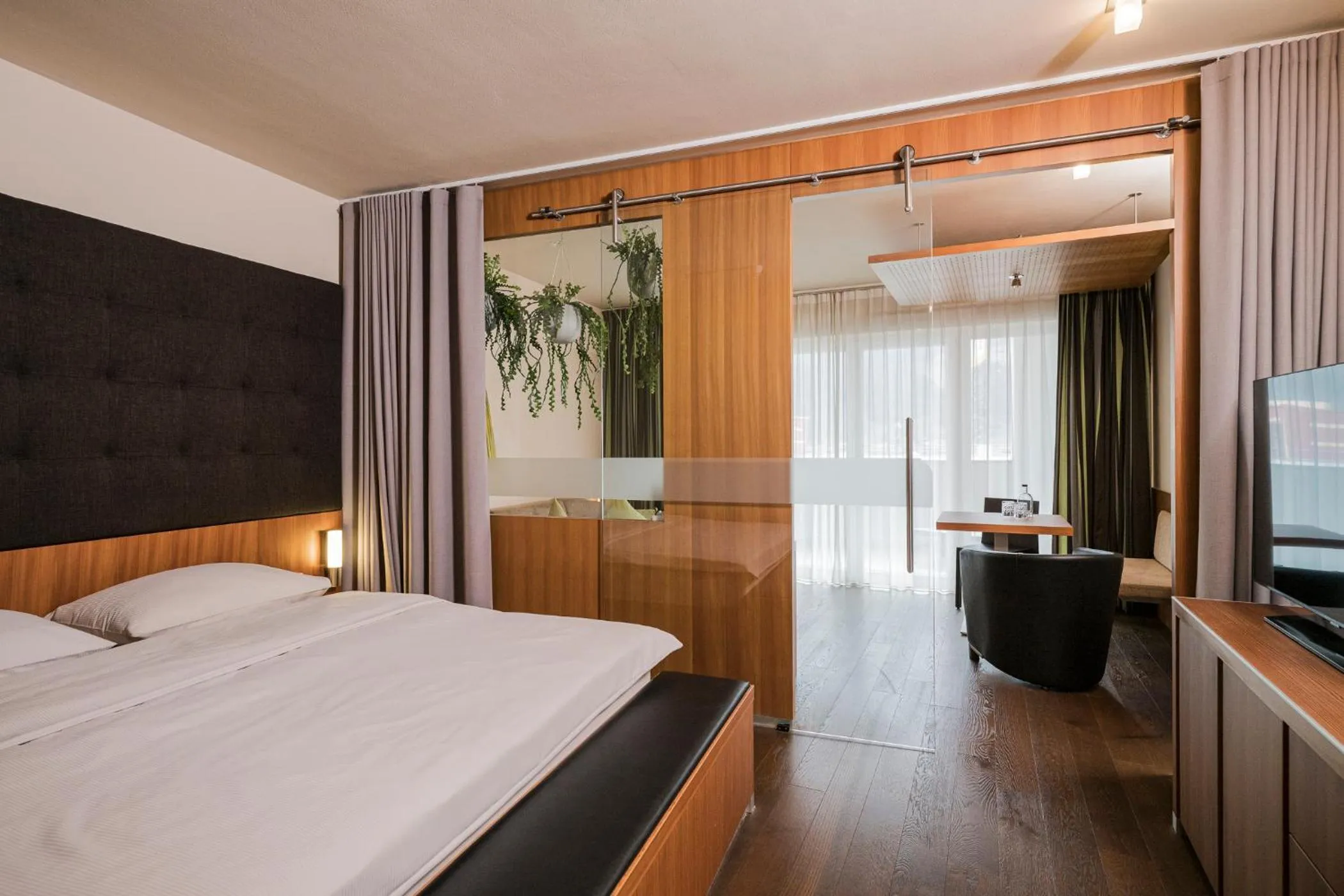 Bedroom, Bed in Lindenhof Pure Luxury & Spa DolceVita Resort