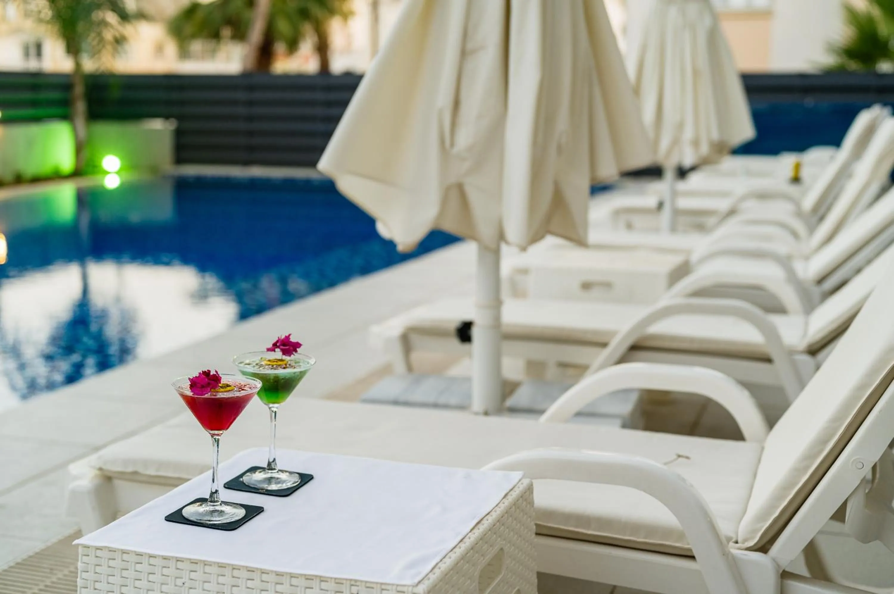 Swimming pool in Royal Palace Hotel