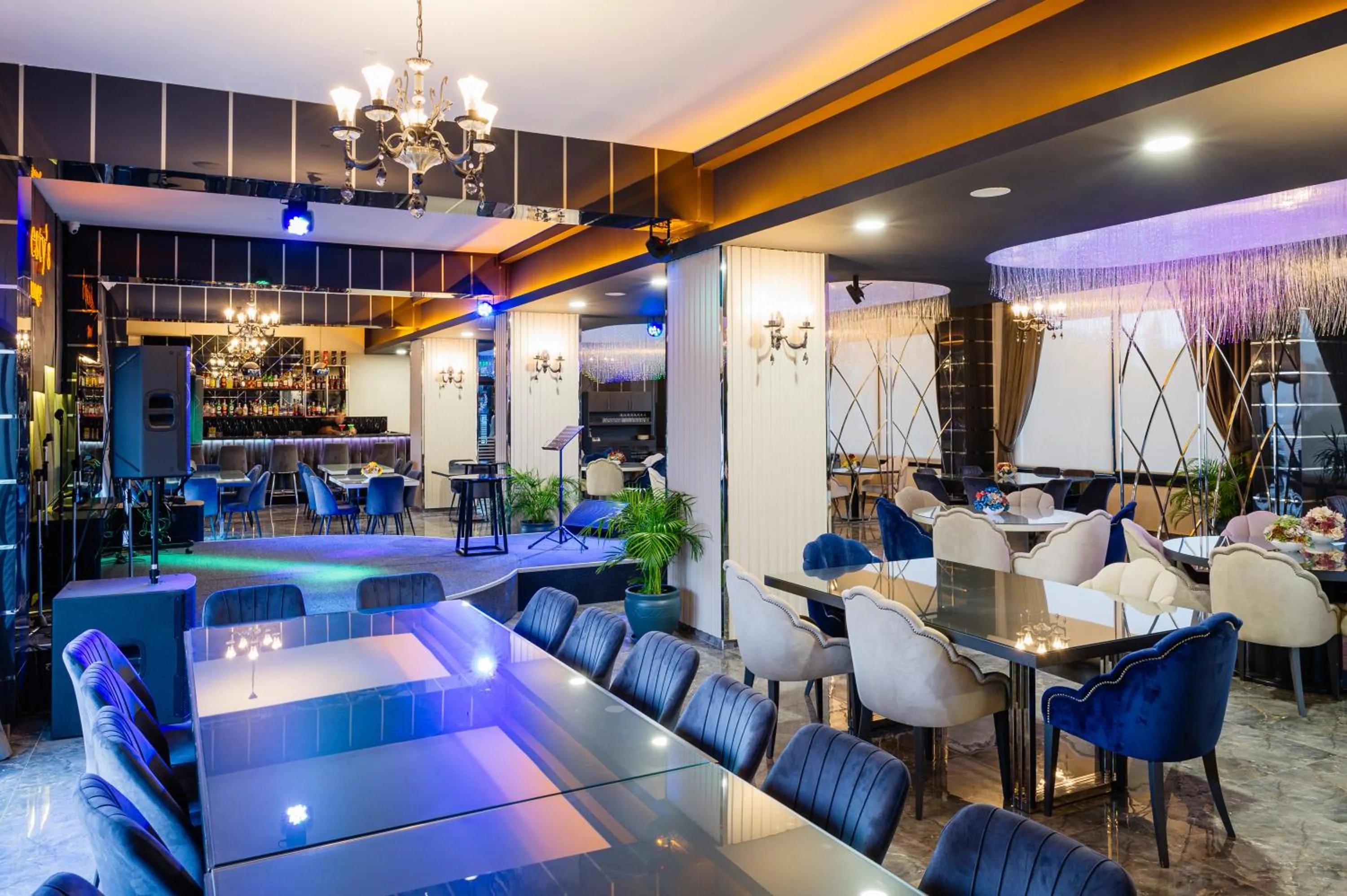 Lounge or bar in Royal Palace Hotel