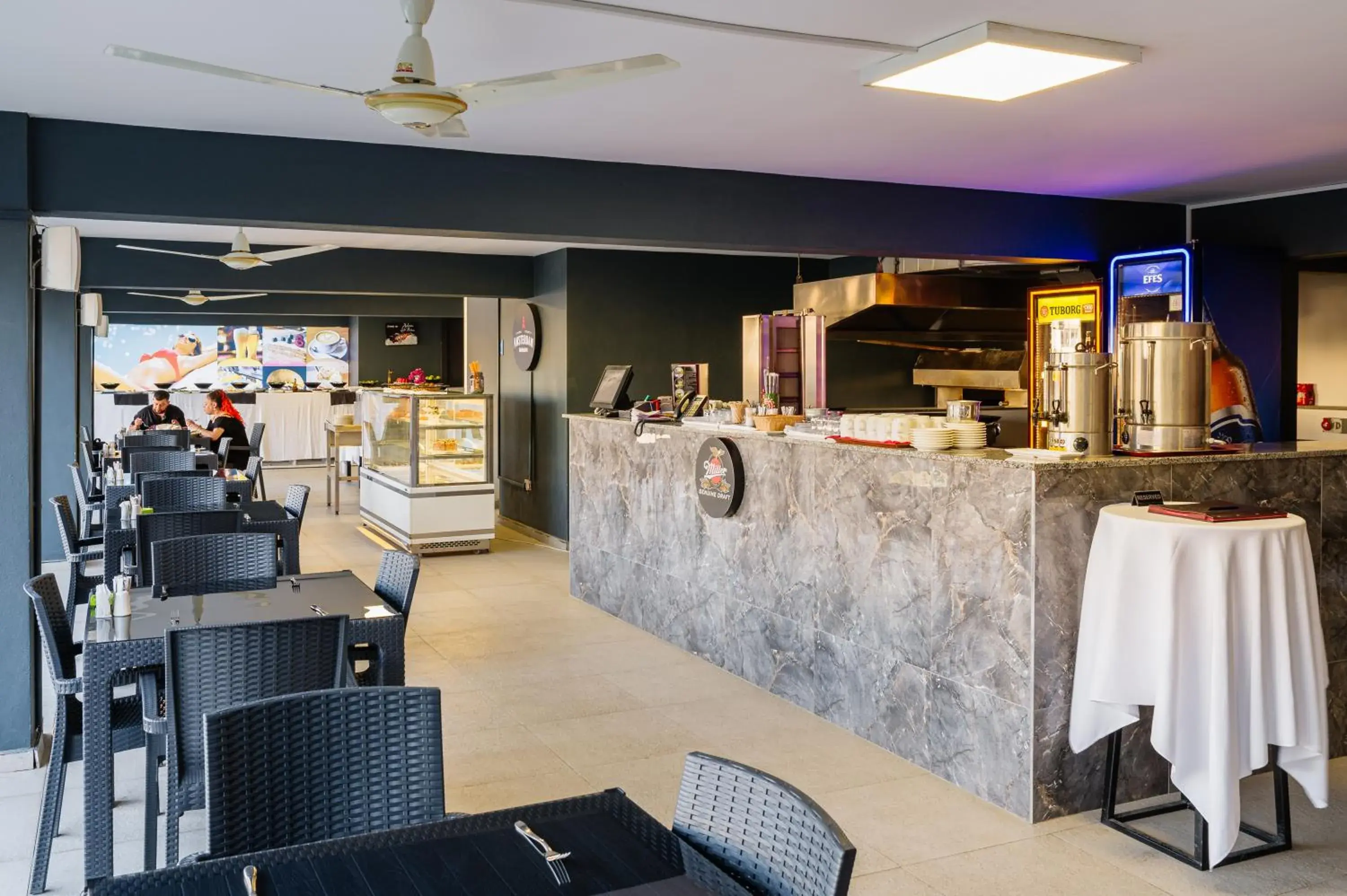 Restaurant/places to eat in Royal Palace Hotel Restaurant/places to eat in Royal Palace Hotel