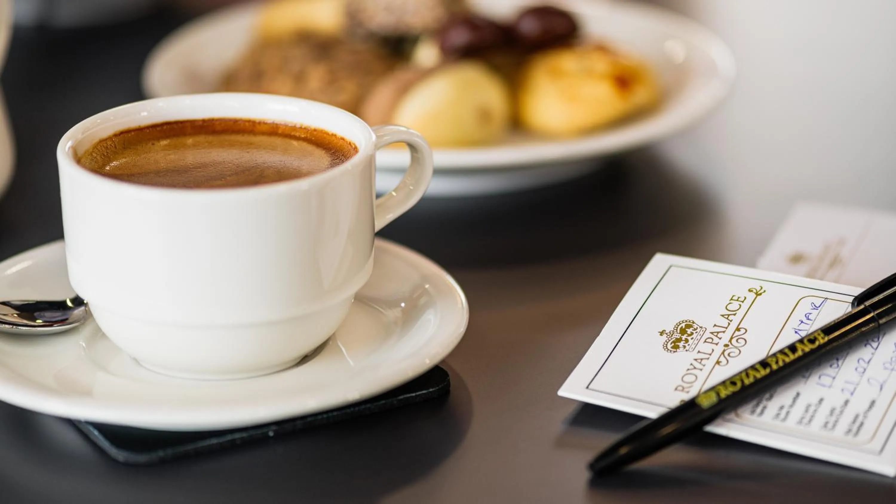 Food and drinks in Royal Palace Hotel