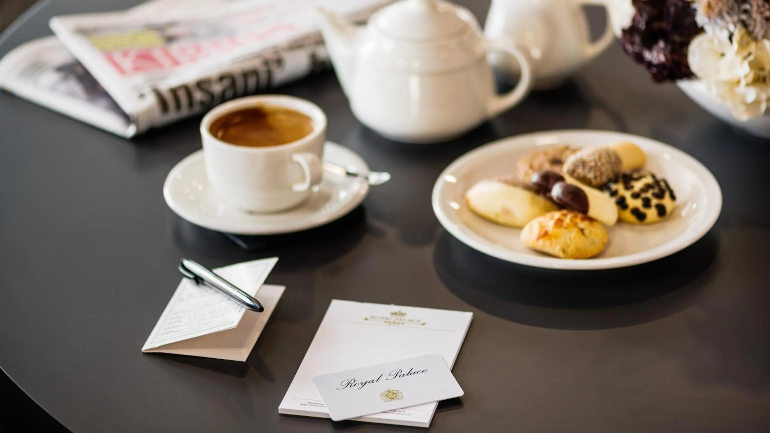 Coffee/tea facilities in Royal Palace Hotel