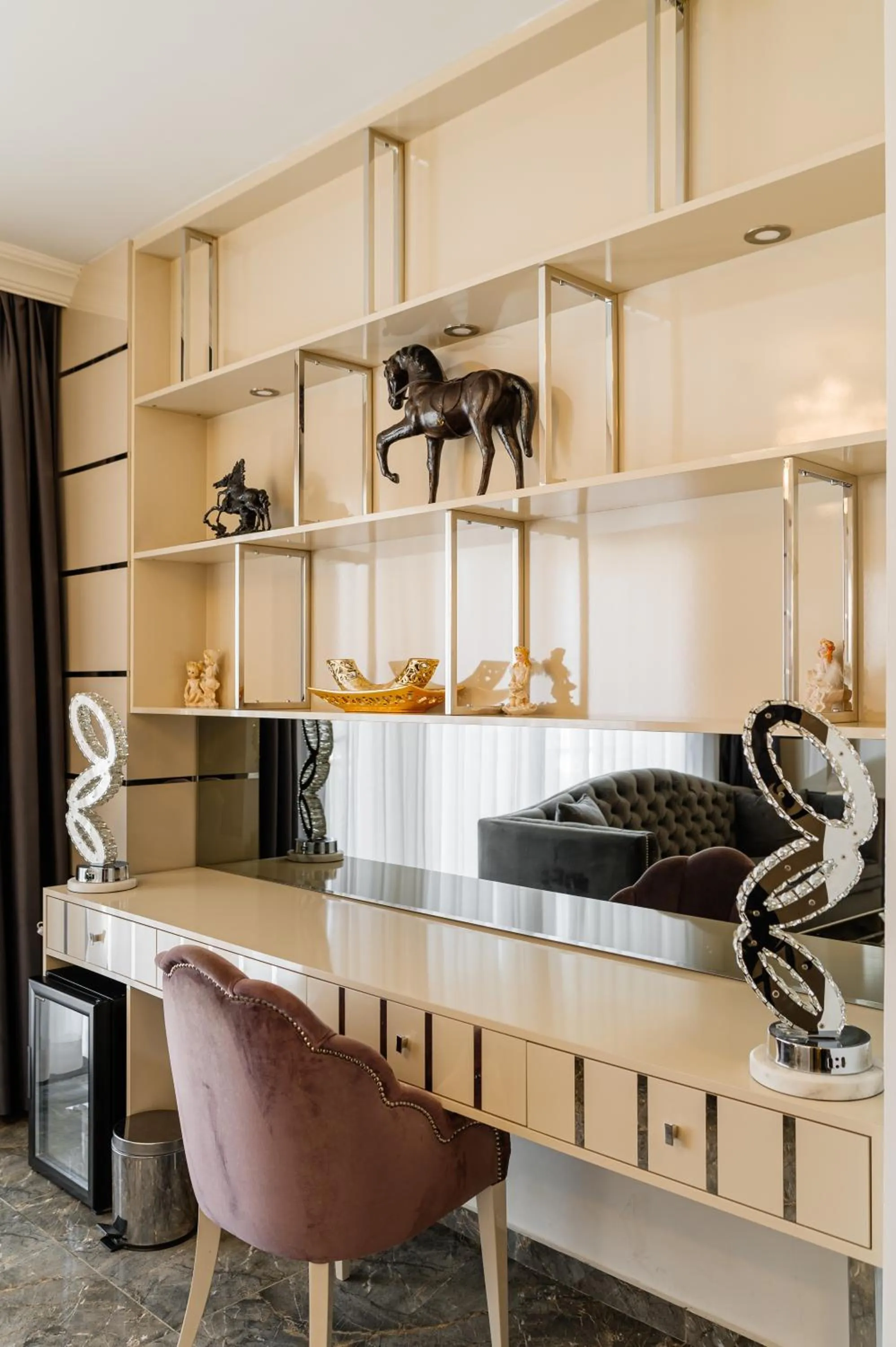 Kitchen or kitchenette in Royal Palace Hotel