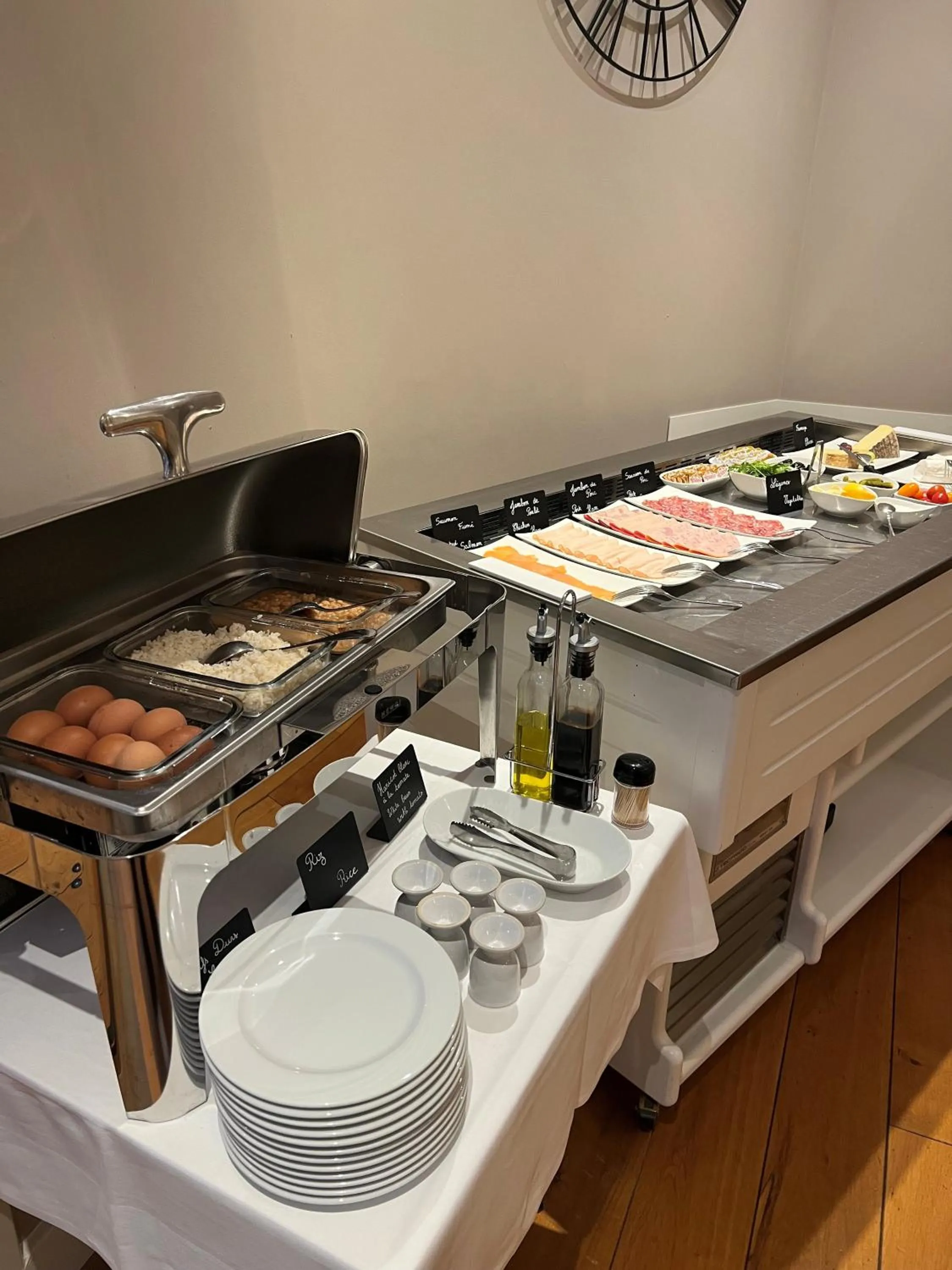 Food in Maison LUTETIA R