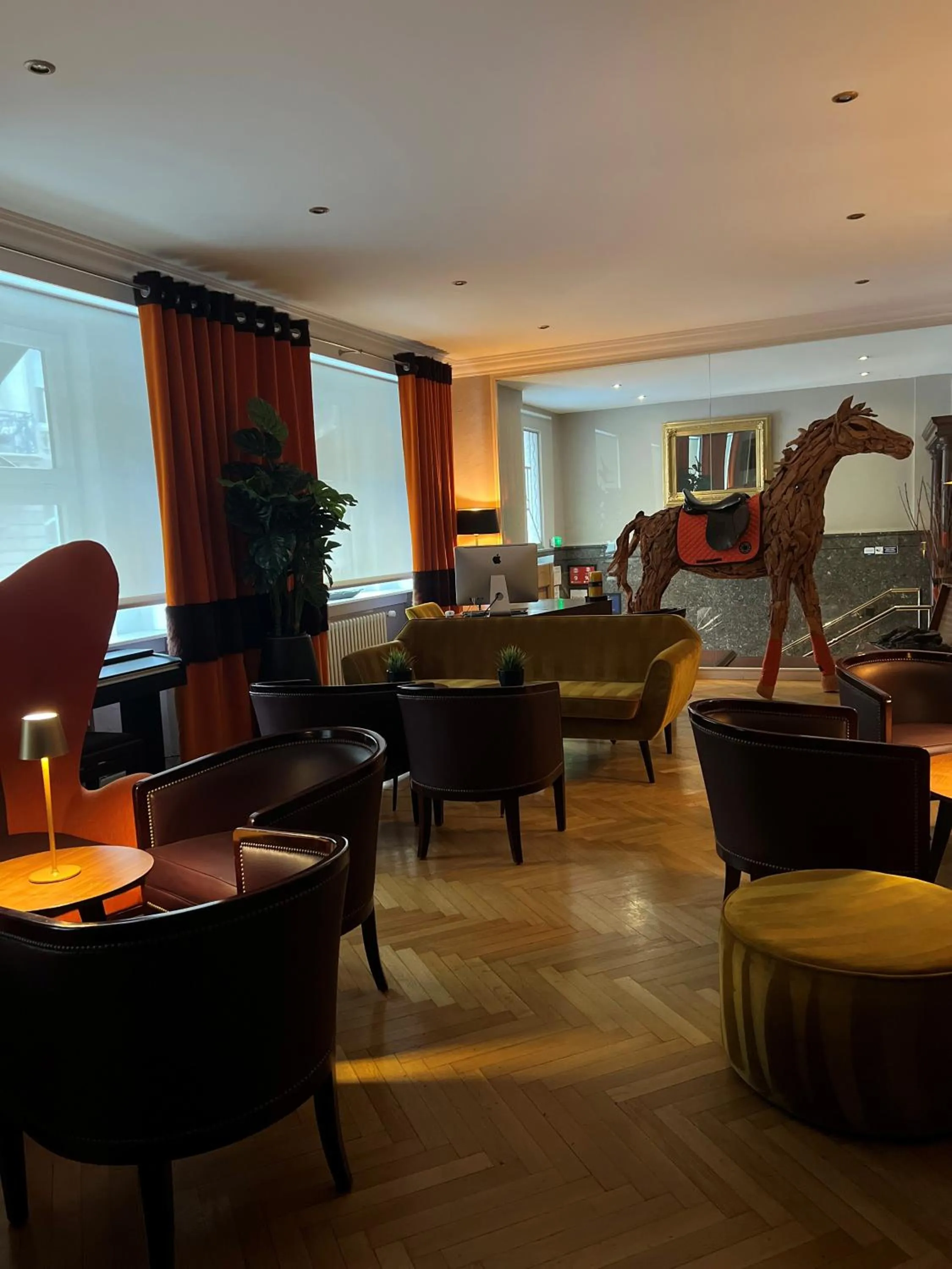 Property building in Maison LUTETIA R