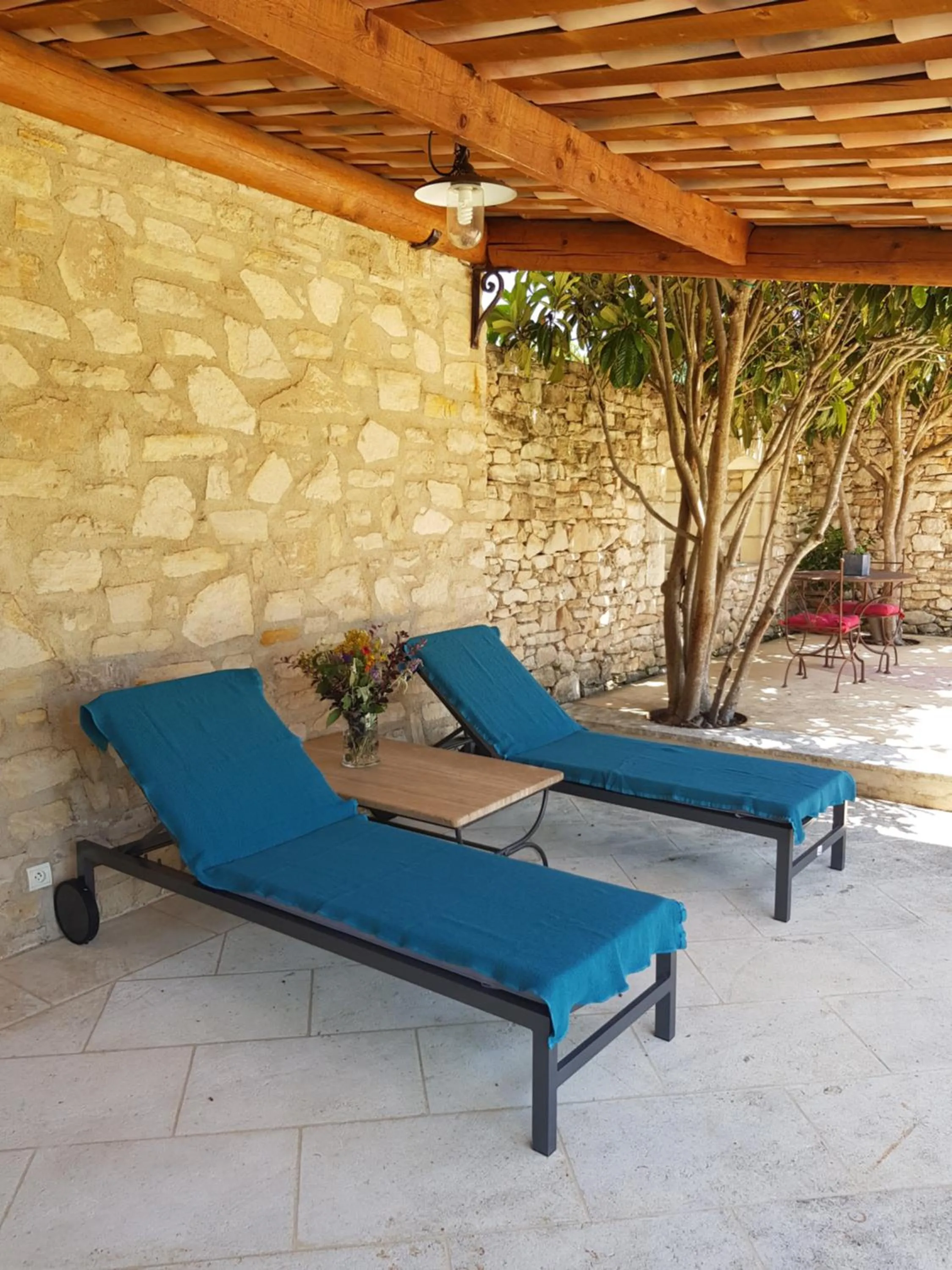 Patio in Les Néfliers chambre d'hôtes