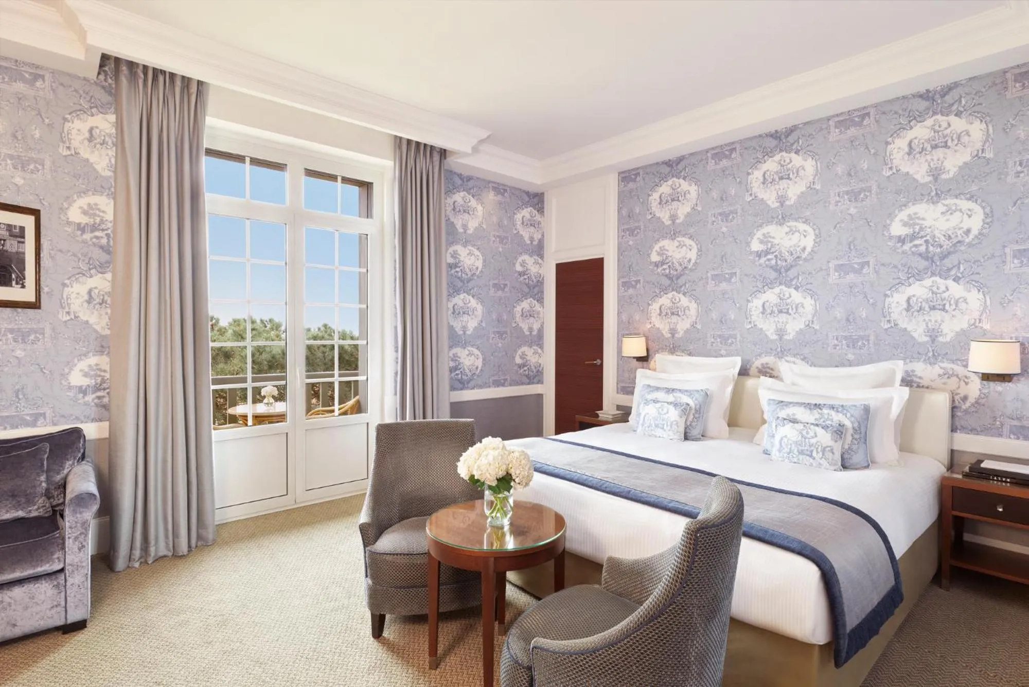 Bedroom, Bed in Hôtel Barrière Le Normandy