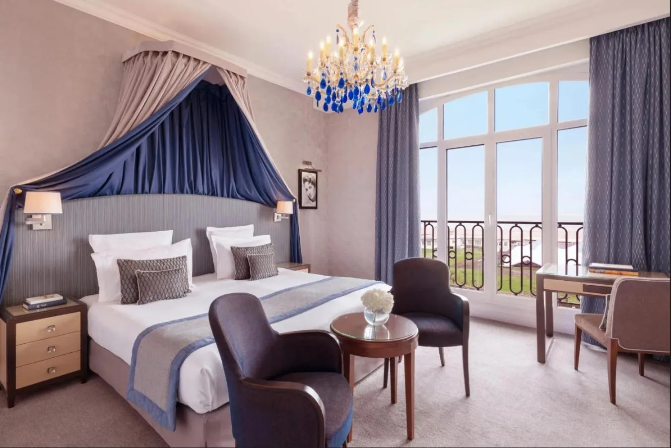 Bedroom, Bed in Hôtel Barrière Le Royal Deauville