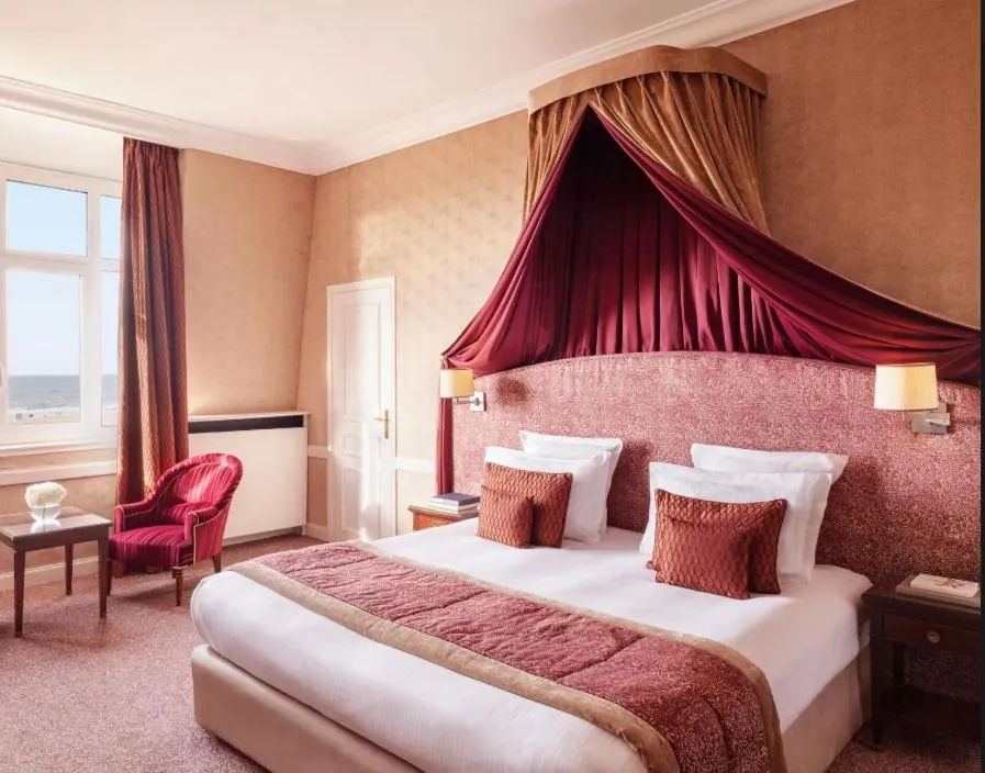 Bedroom, Bed in Hôtel Barrière Le Royal Deauville