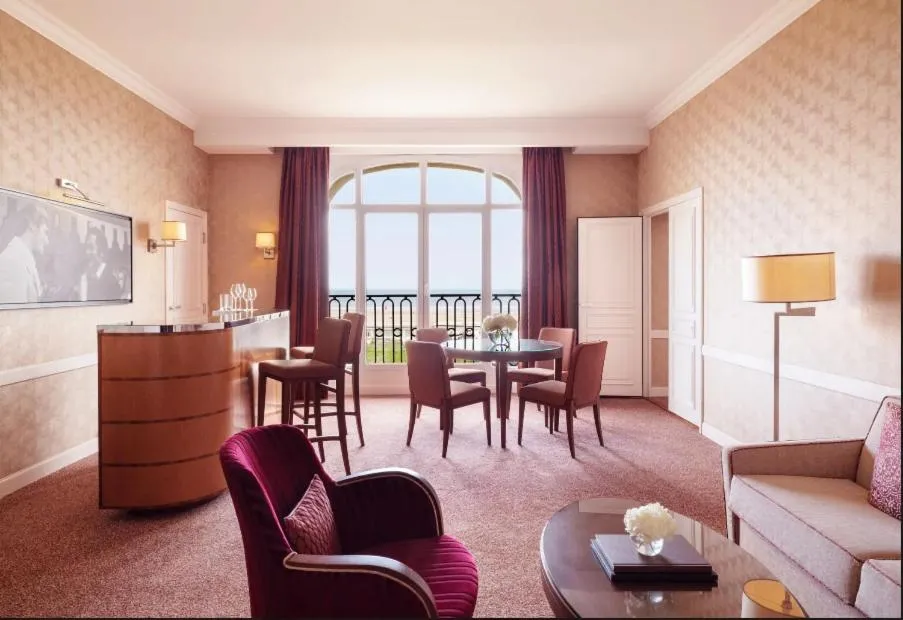 Living room in Hôtel Barrière Le Royal Deauville