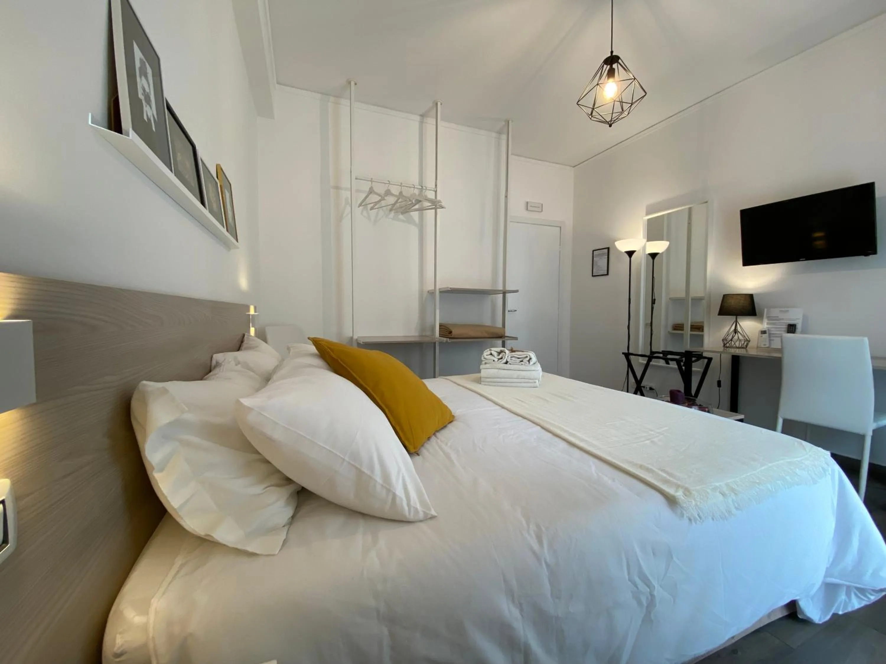 Bedroom, Bed in Ma&Mi Light Rooms