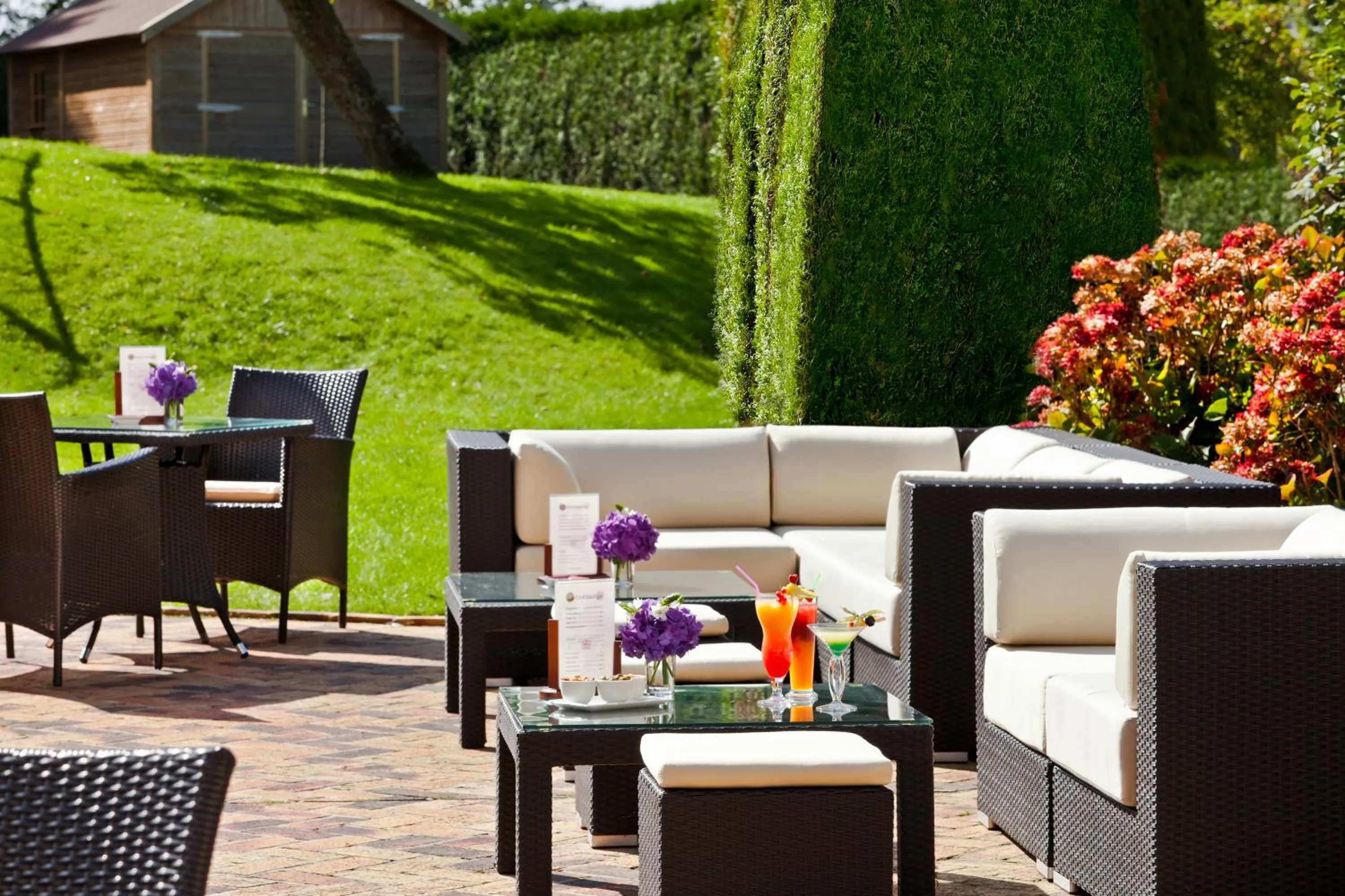 Patio in Hôtel Barrière L'Hôtel du Golf