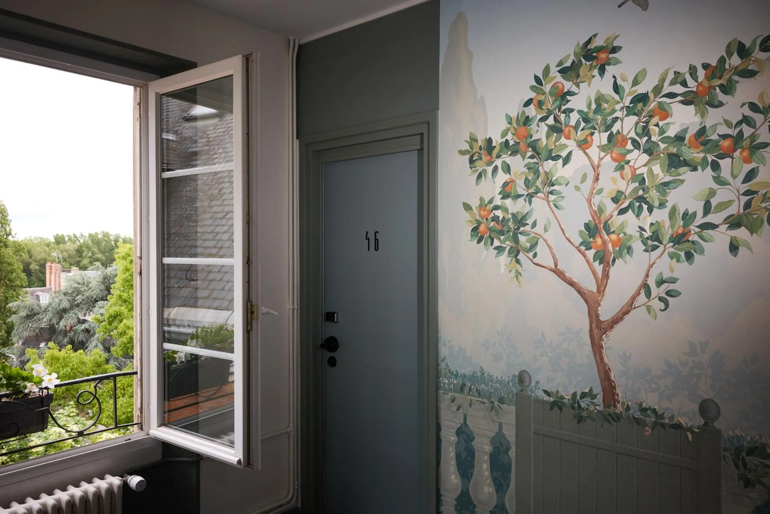 Decorative detail in Logis Hôtel Marguerite