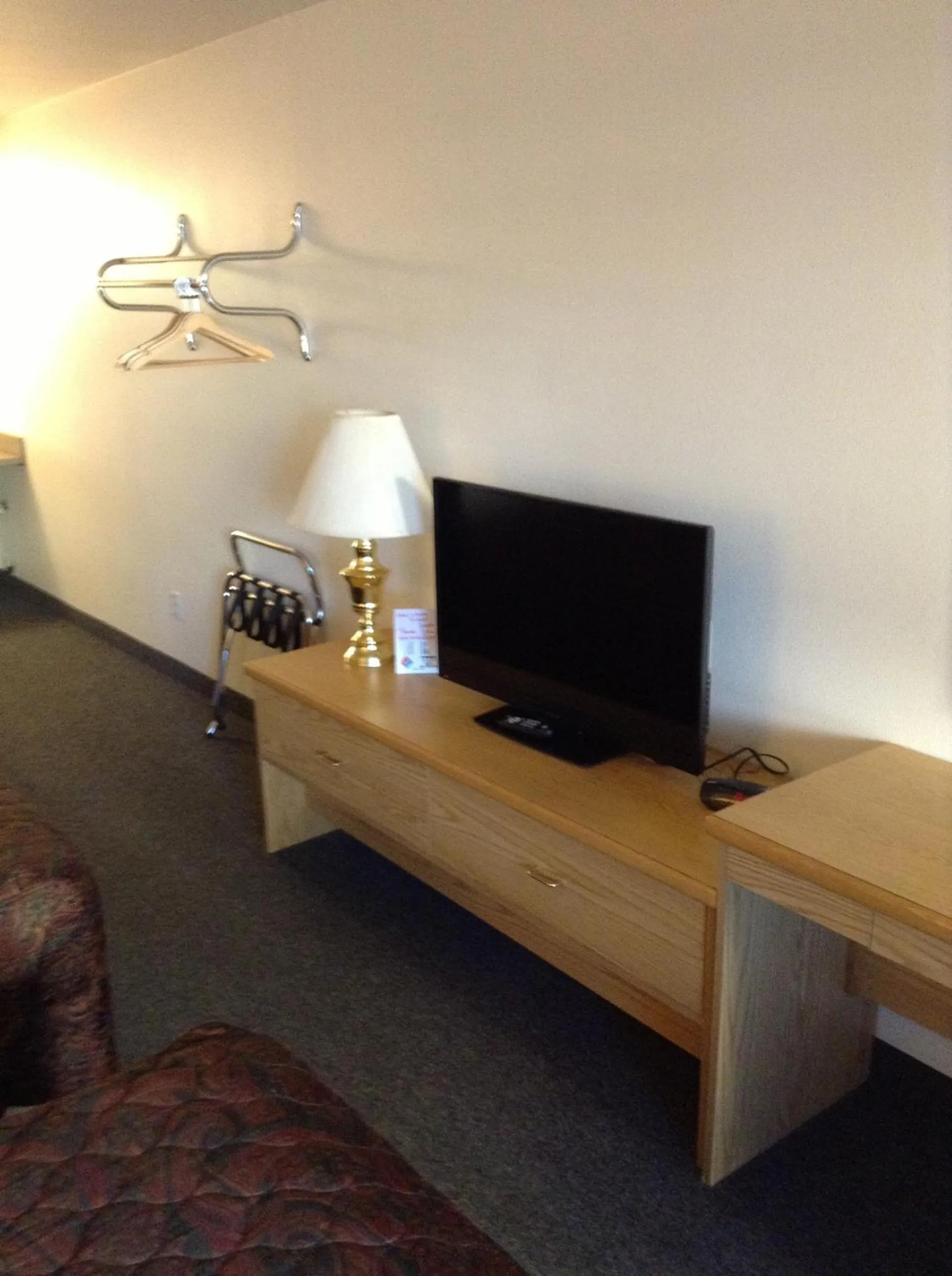 TV and multimedia in Coeur D' Alene Budget Saver Motel