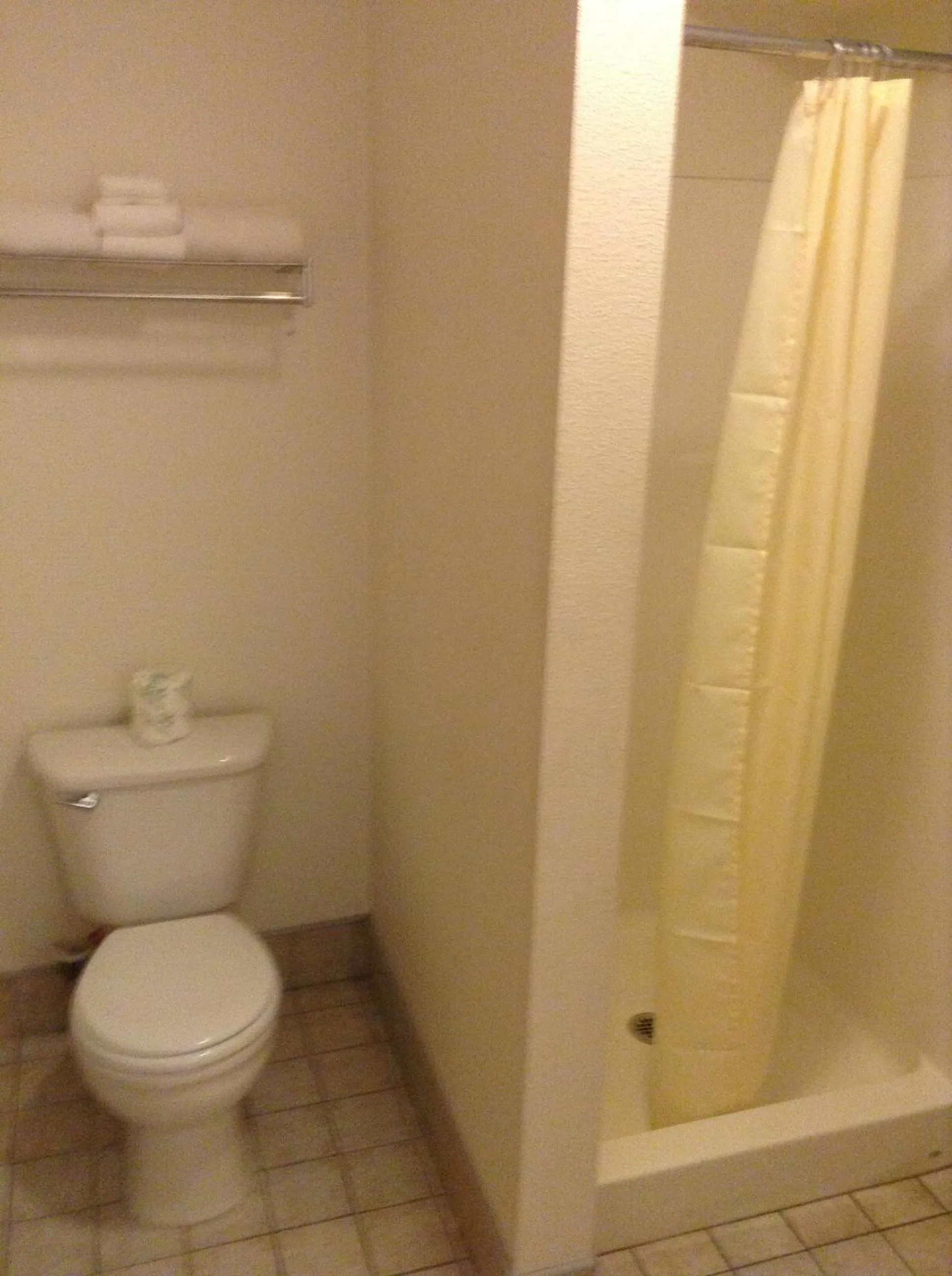 Bathroom in Coeur D' Alene Budget Saver Motel