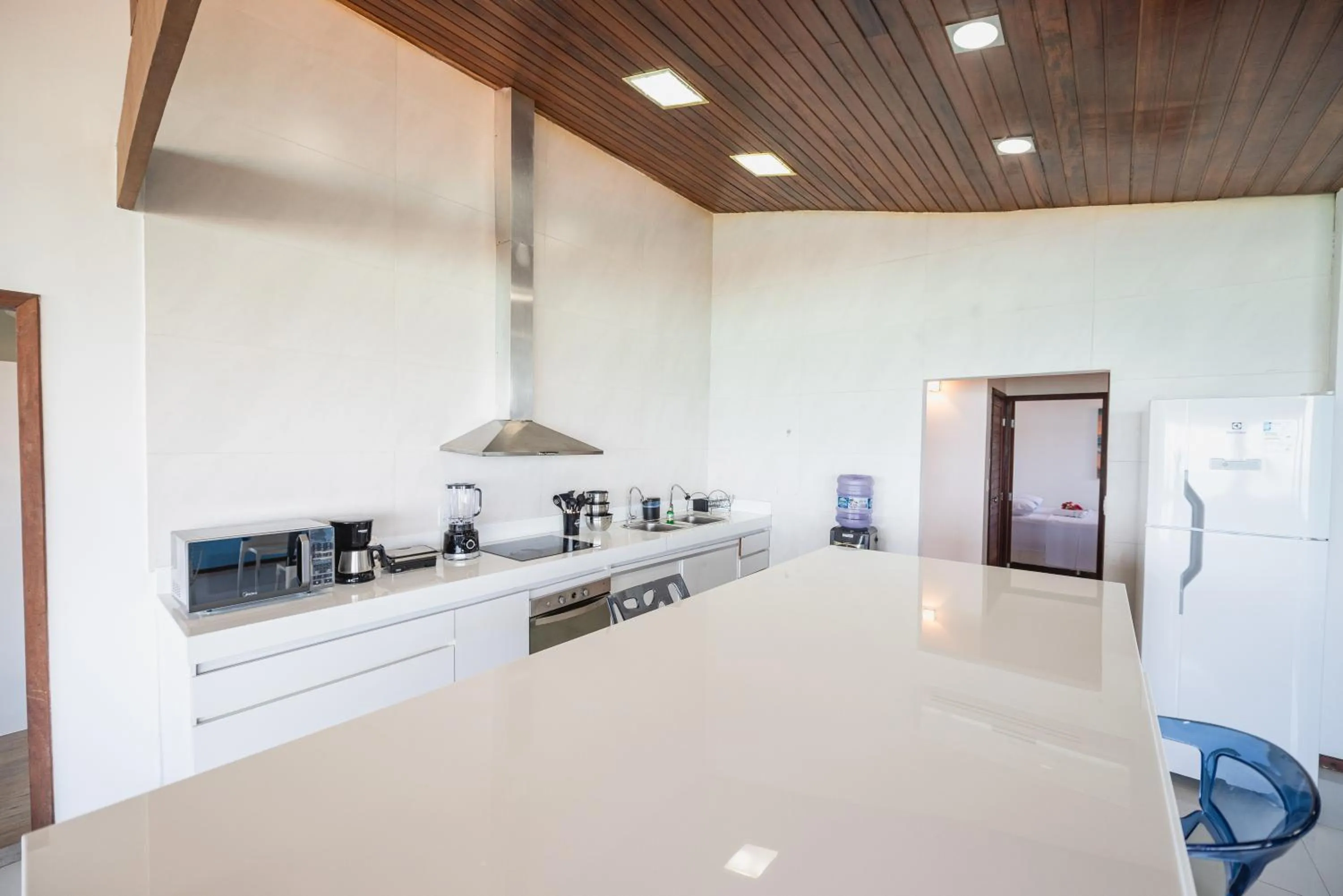 Kitchen or kitchenette in Cobertura exclusiva em ponta negra com vista para o mar