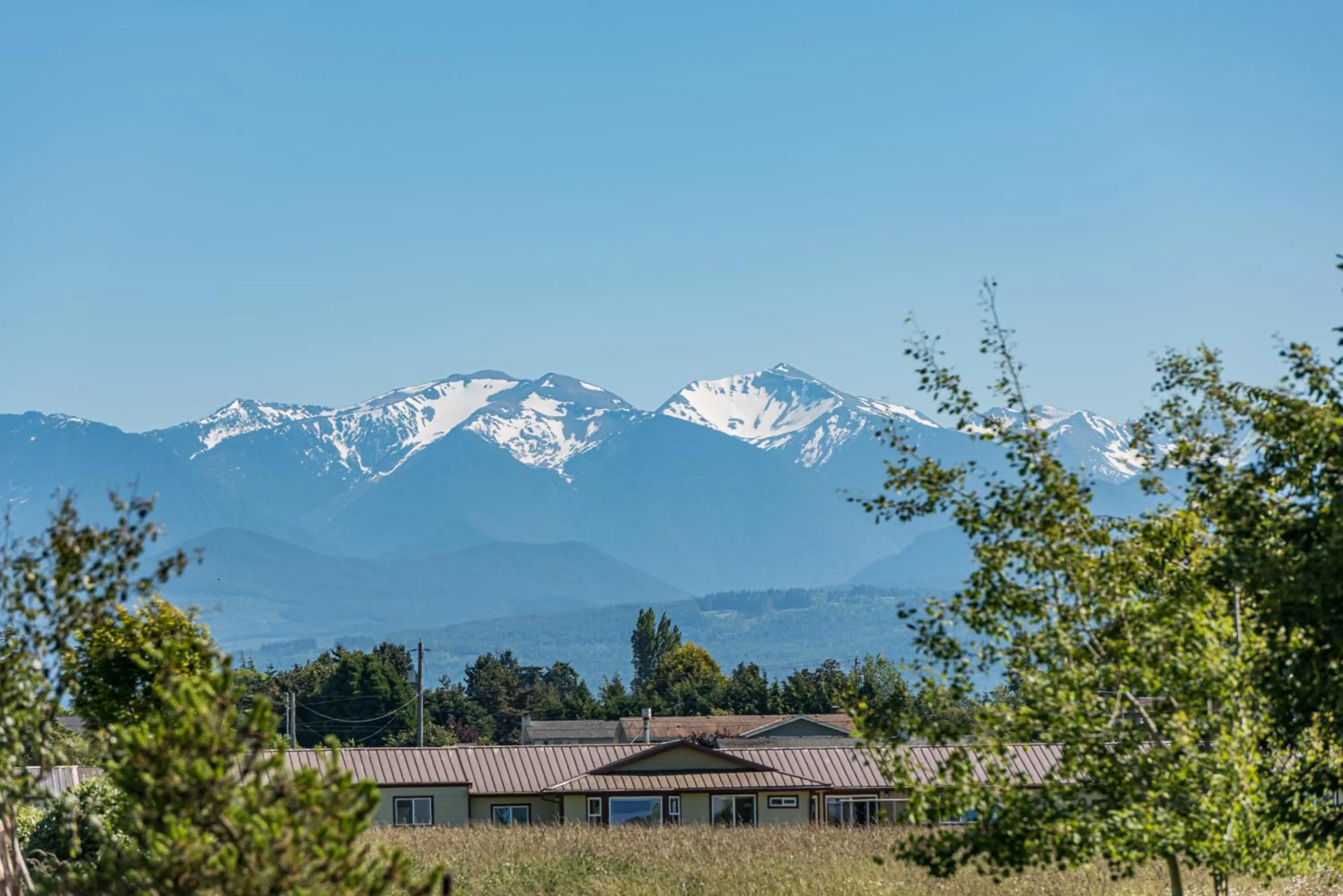 Mountain view in Juan de Fuca Waterfront Hotel & Cottages