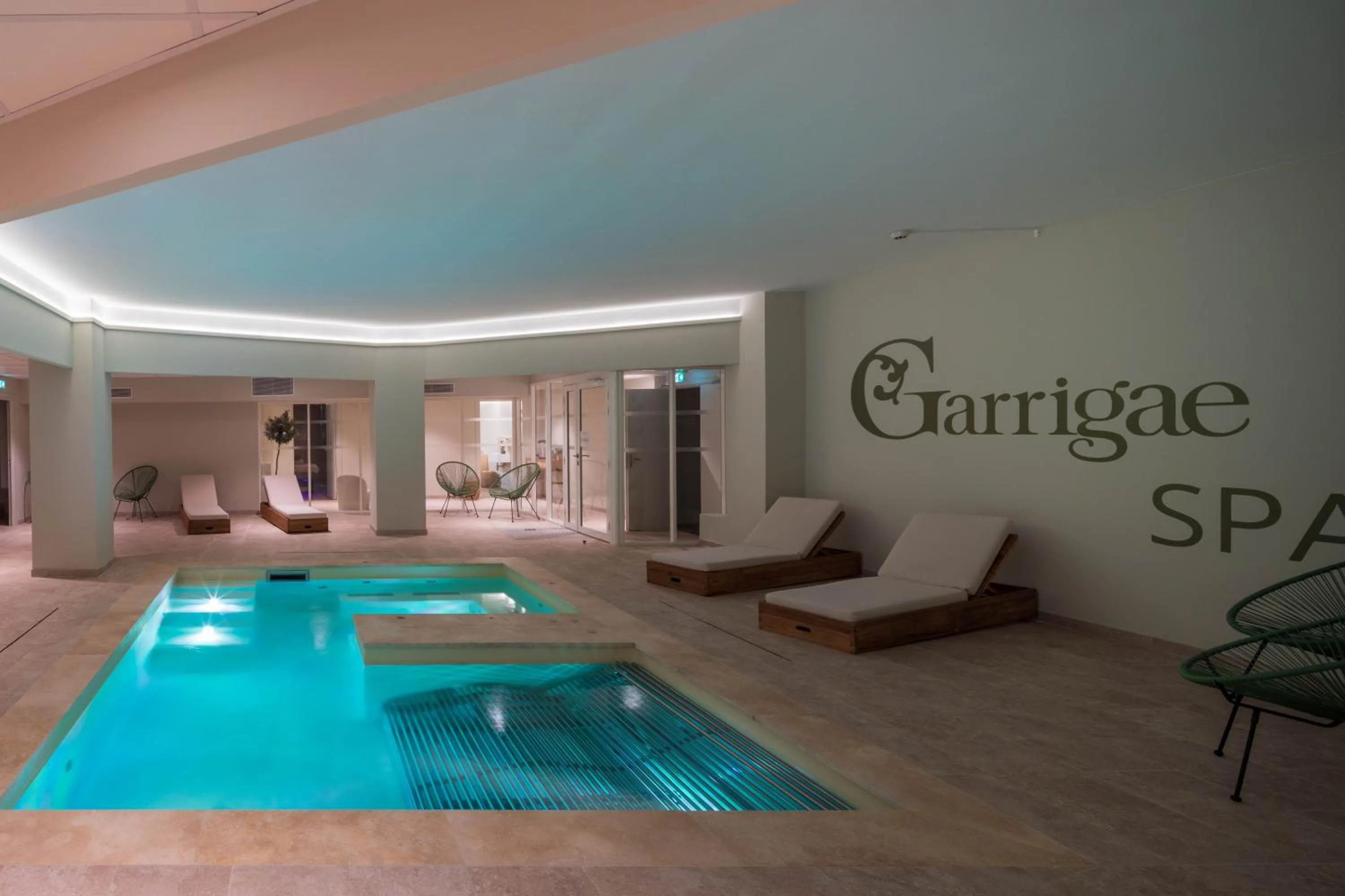 Spa and wellness centre/facilities in Garrigae Domaine de l'Esterel - piscine & SPA Cinq Mondes