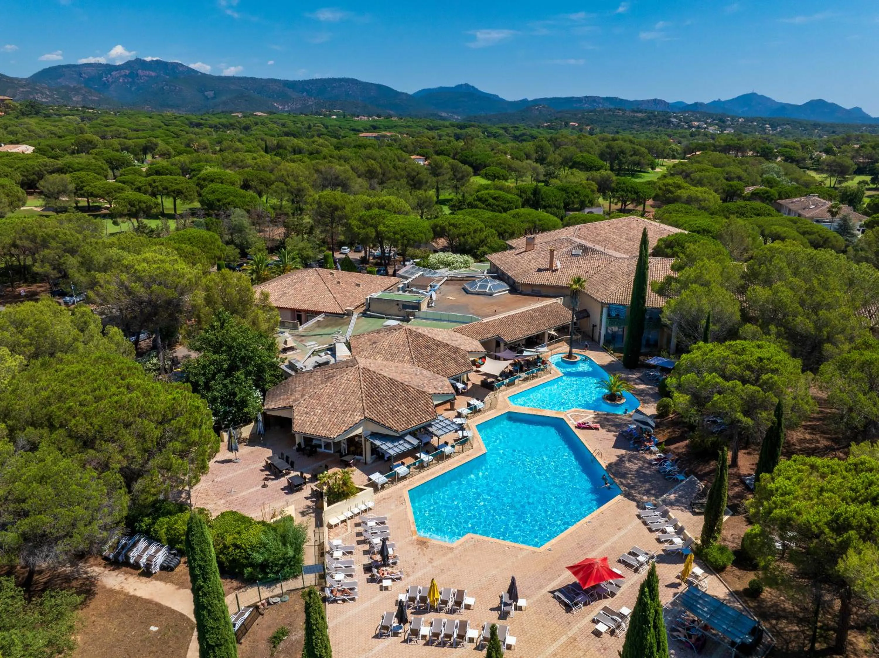 Bird's eye view in Garrigae Domaine de l'Esterel - piscine & SPA Cinq Mondes
