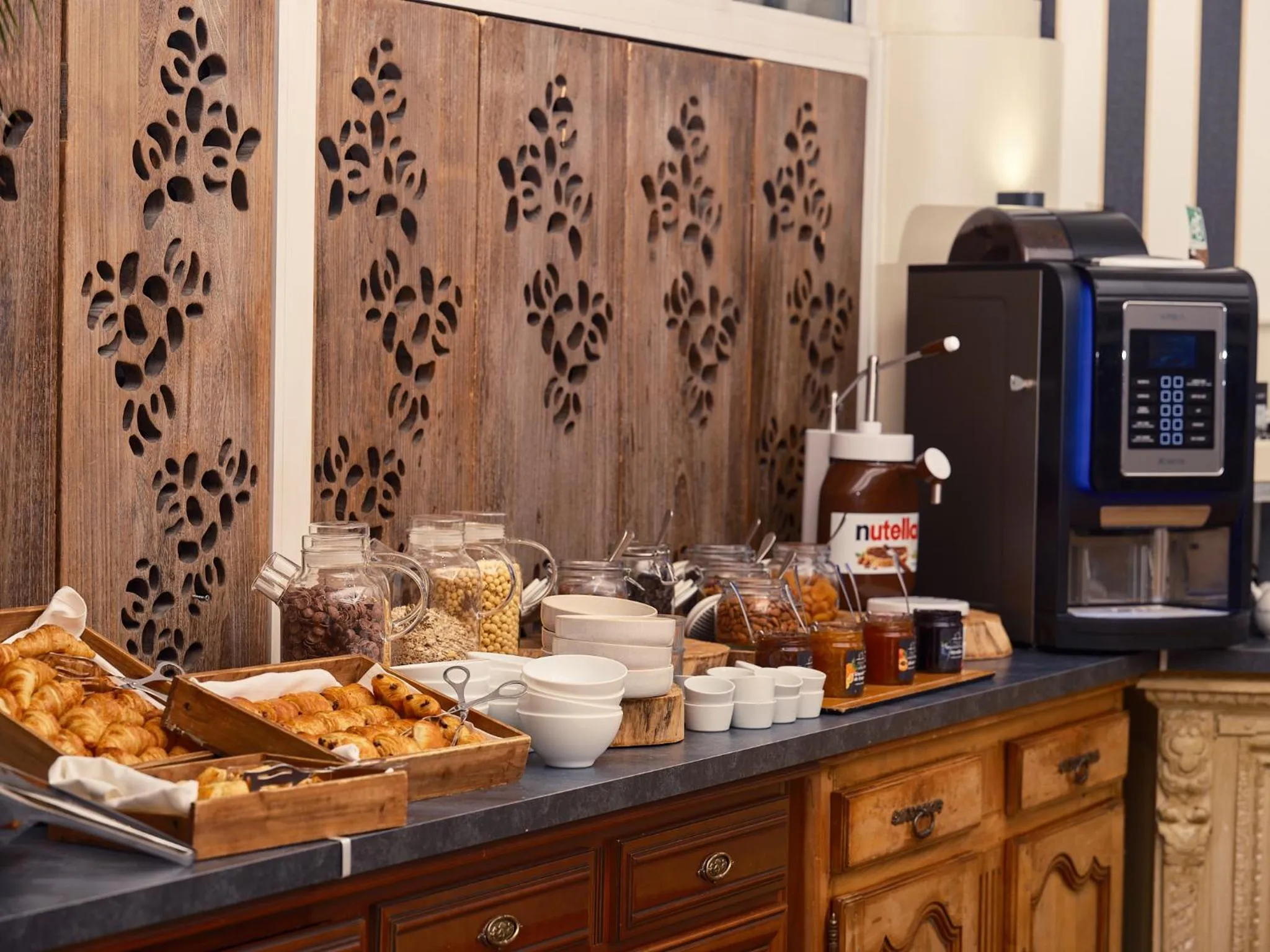 Breakfast in Garrigae Domaine de l'Esterel - piscine & SPA Cinq Mondes