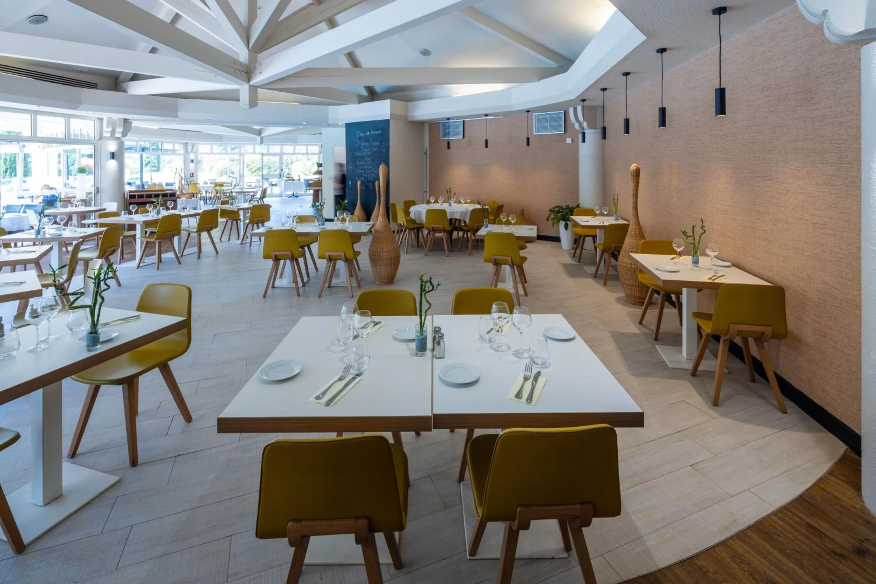 Restaurant/places to eat in Garrigae Domaine de l'Esterel - piscine & SPA Cinq Mondes