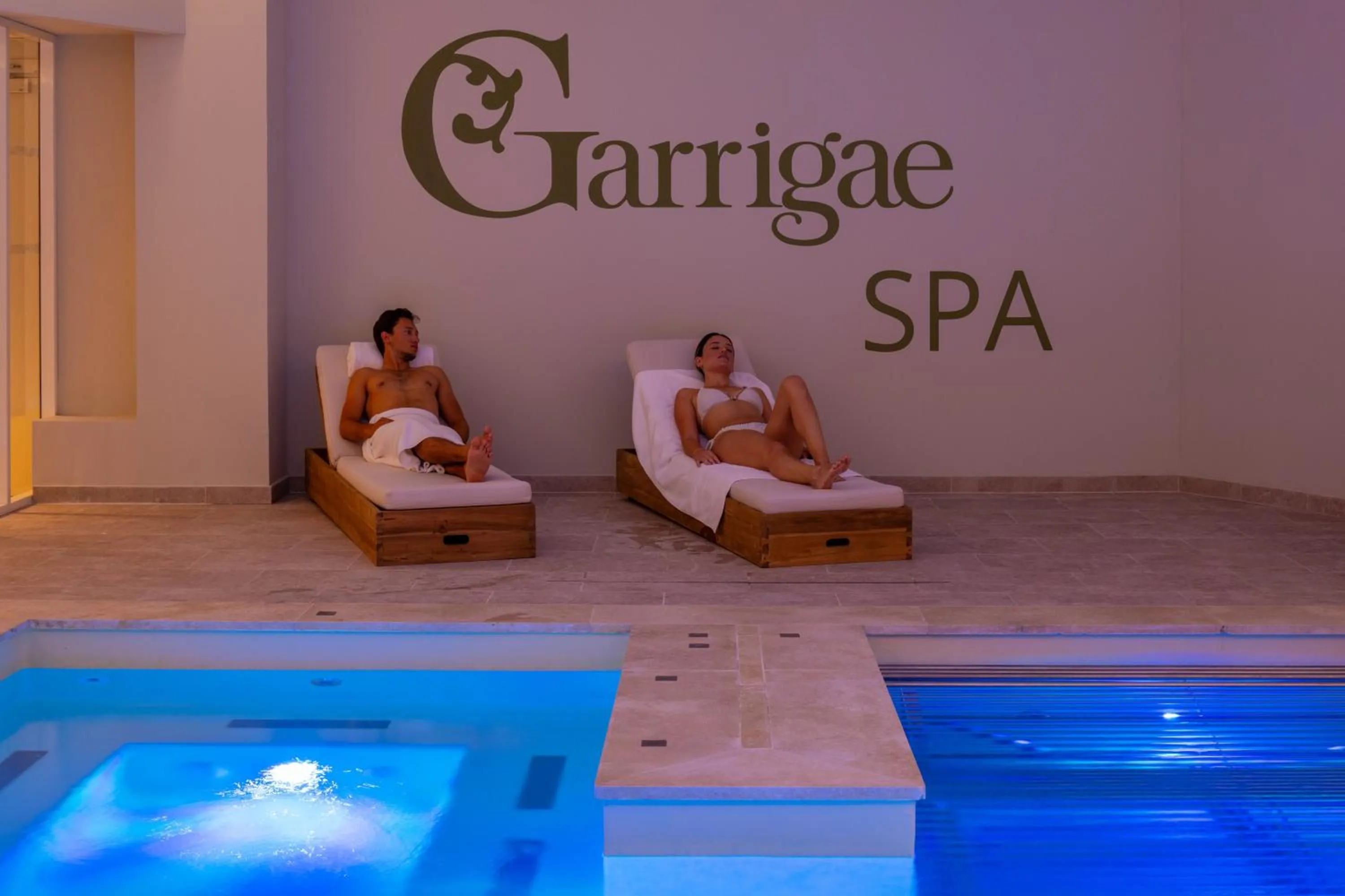 Spa and wellness centre/facilities in Garrigae Domaine de l'Esterel - piscine & SPA Cinq Mondes