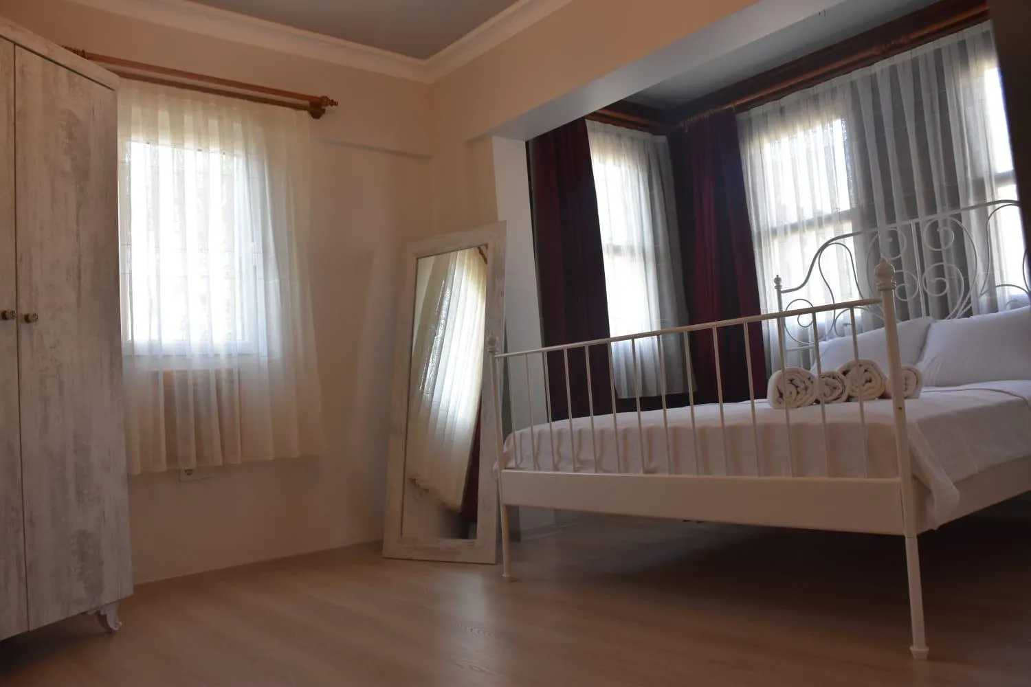 Bed in Queen Bee Hotel