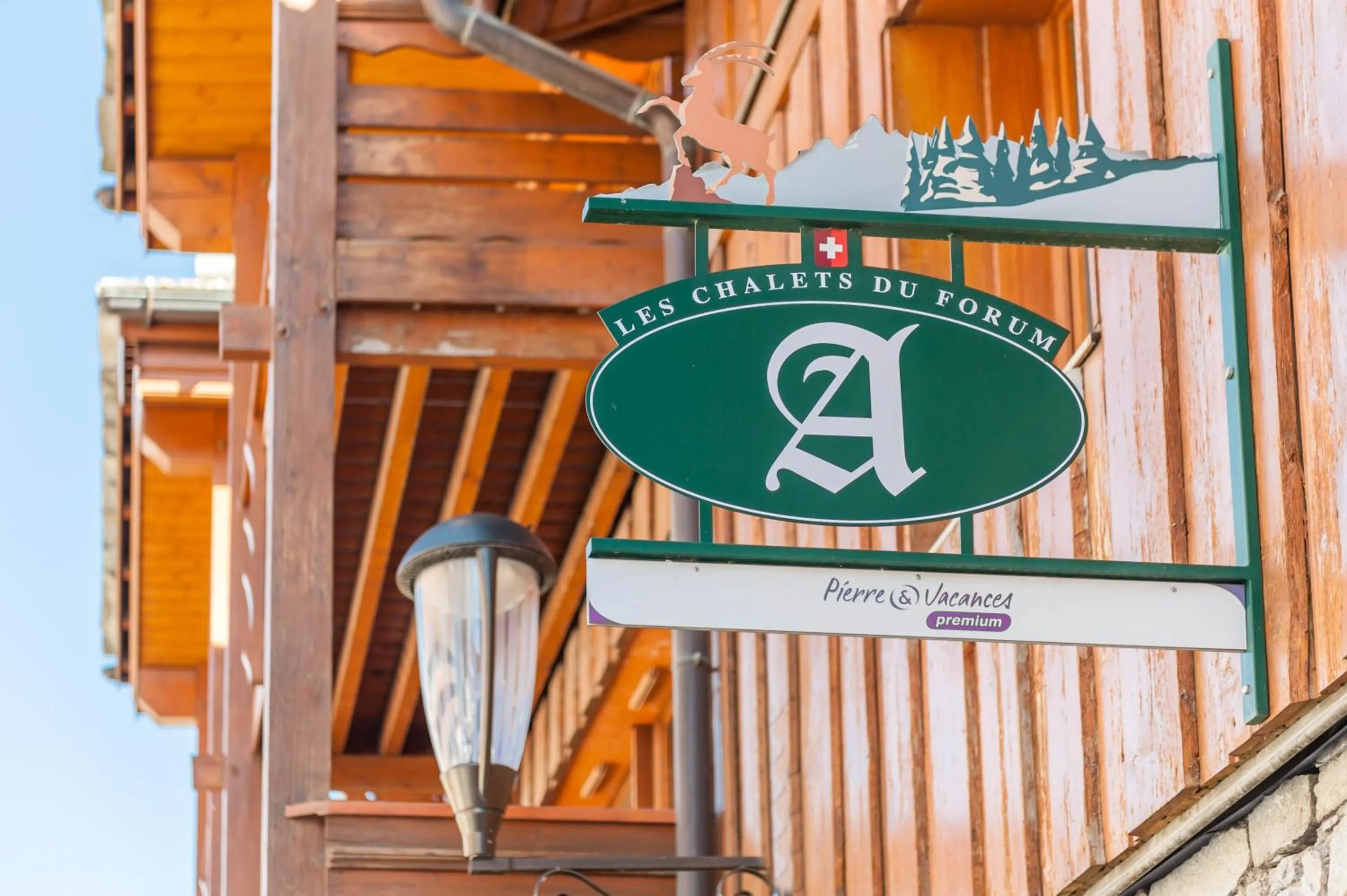 Day in Résidence Pierre & Vacances Premium Les Chalets du Forum