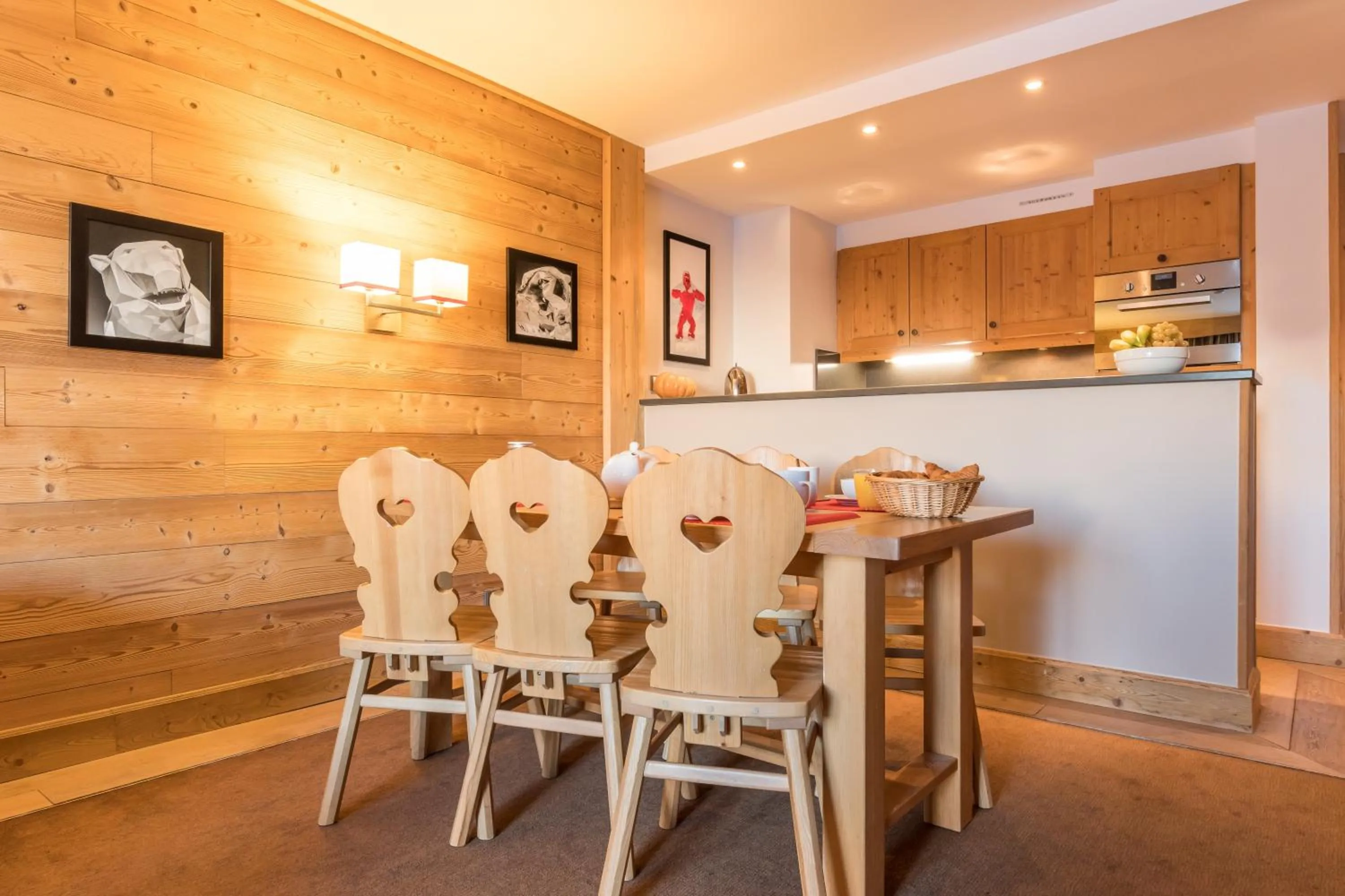 Kitchen or kitchenette in Résidence Pierre & Vacances Premium Les Chalets du Forum