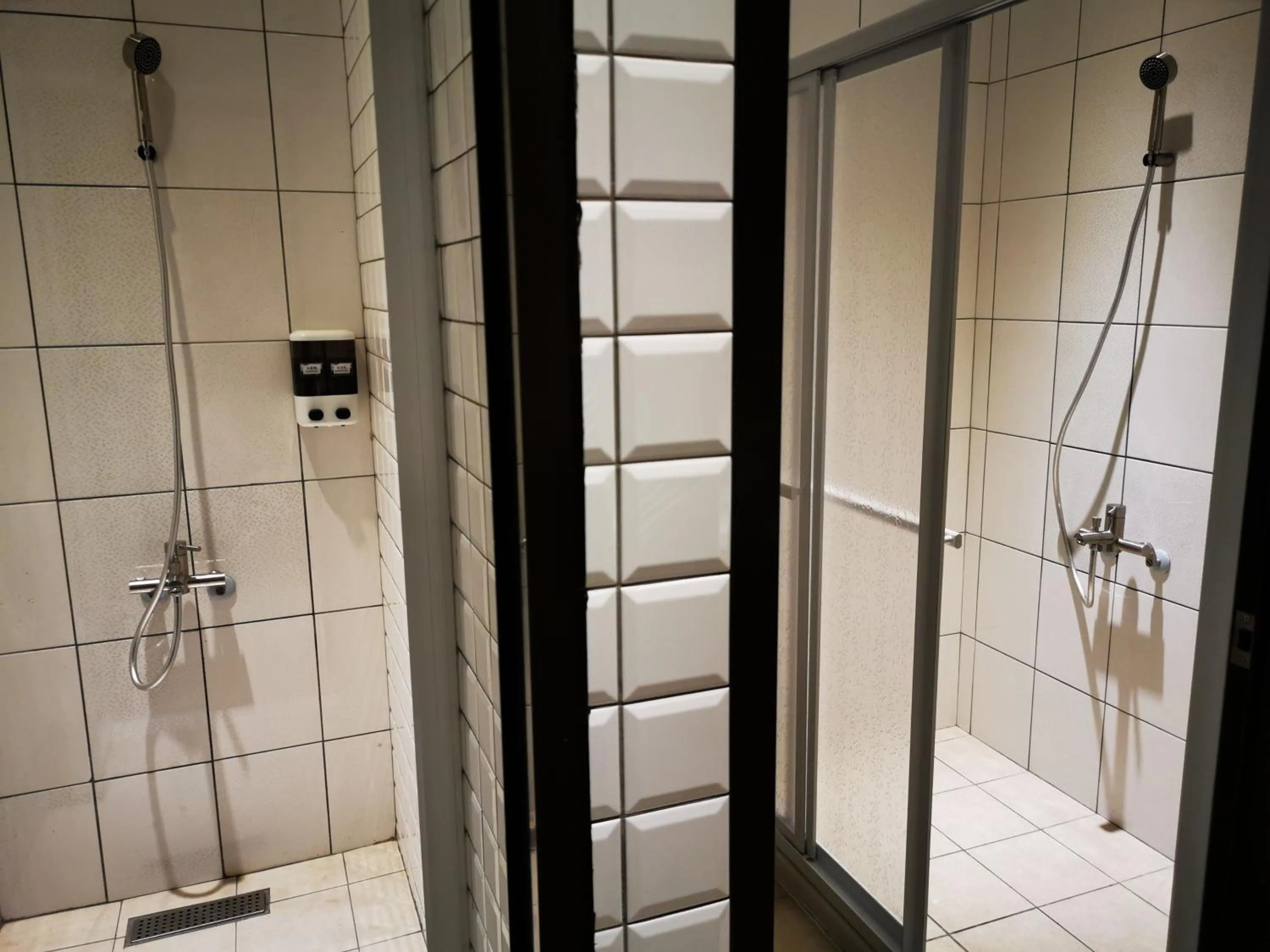 Shower in Bluewater Hotel Xpark Gloria Outlets Taoyuan Baseball Stadium