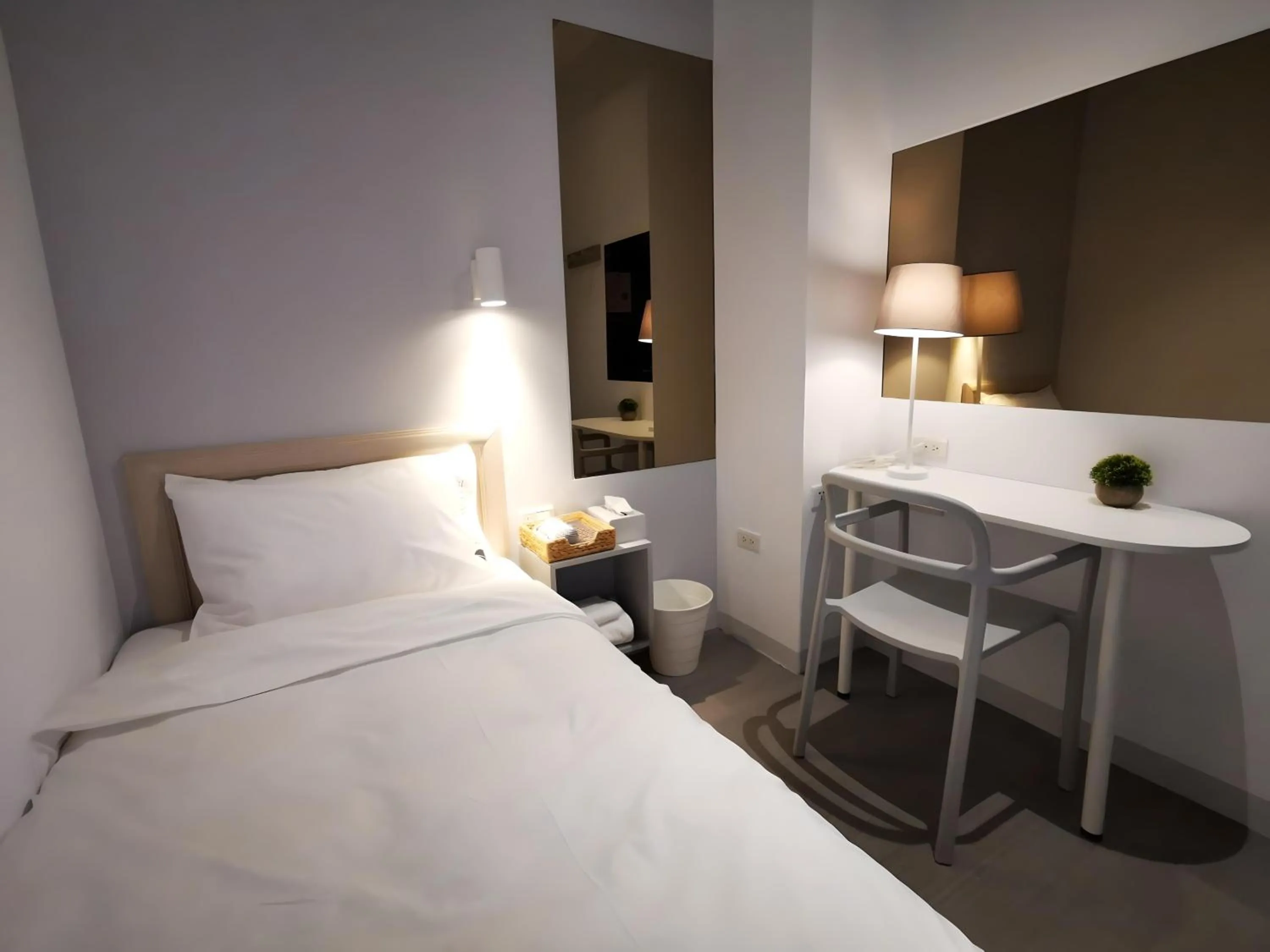 furniture, Bed in Bluewater Hotel Xpark Gloria Outlets Taoyuan Baseball Stadium