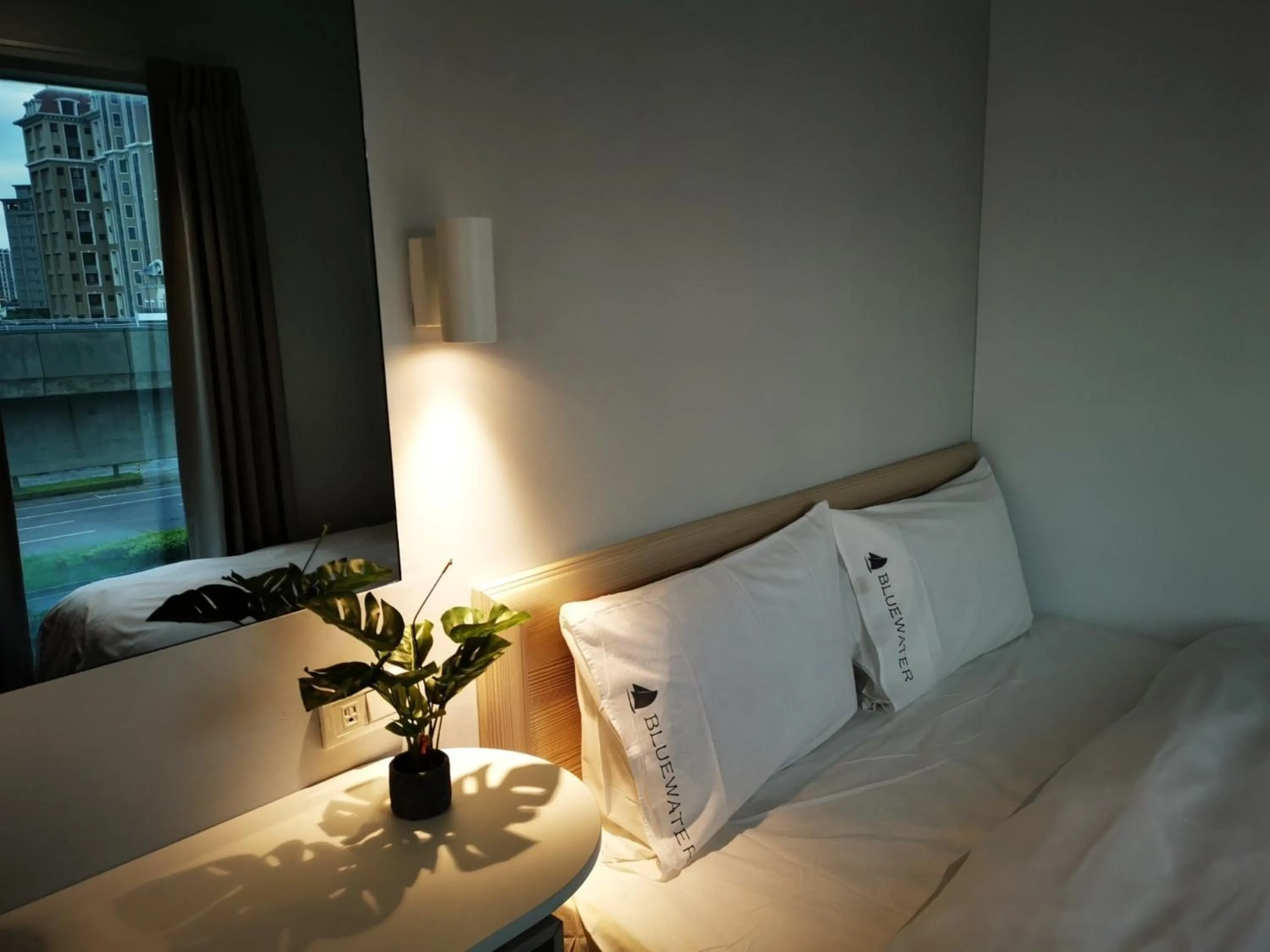Photo of the whole room, Bed in Bluewater Hotel Xpark Gloria Outlets Taoyuan Baseball Stadium