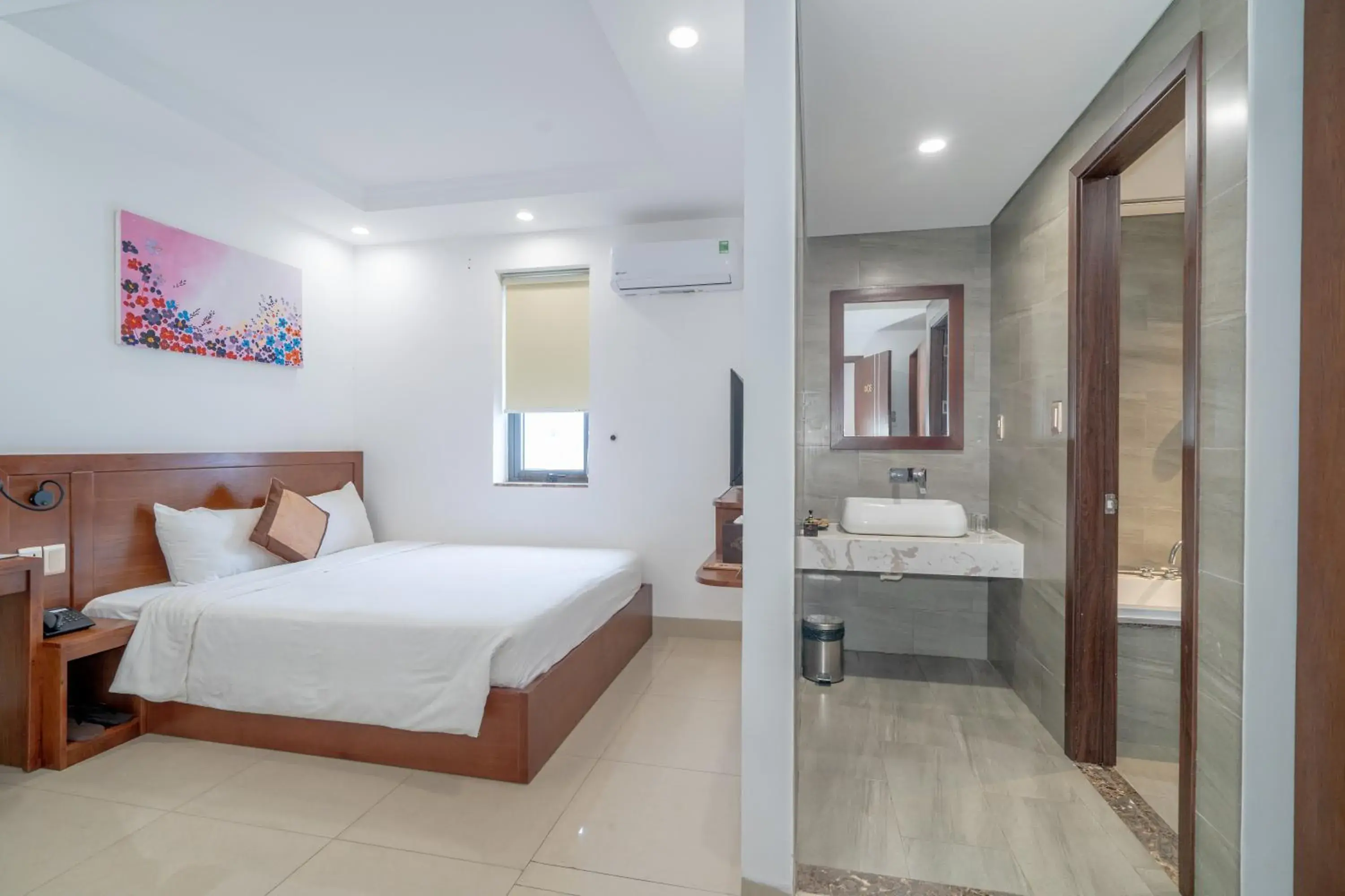 Bed in K Hotel Sauna and Massage Bed in K Hotel Sauna and Massage