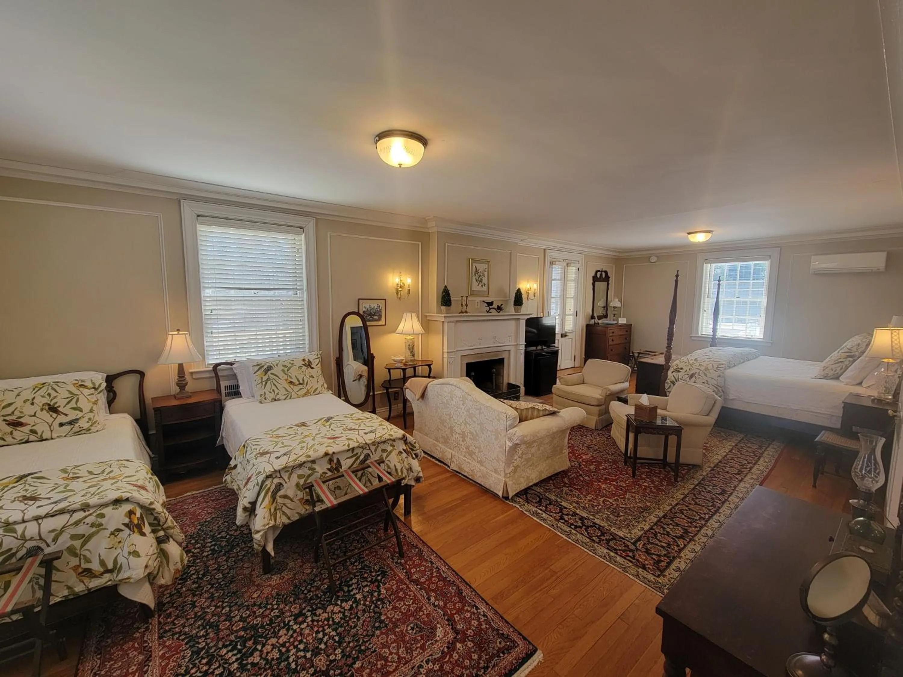 Bed in Hornsby House Inn