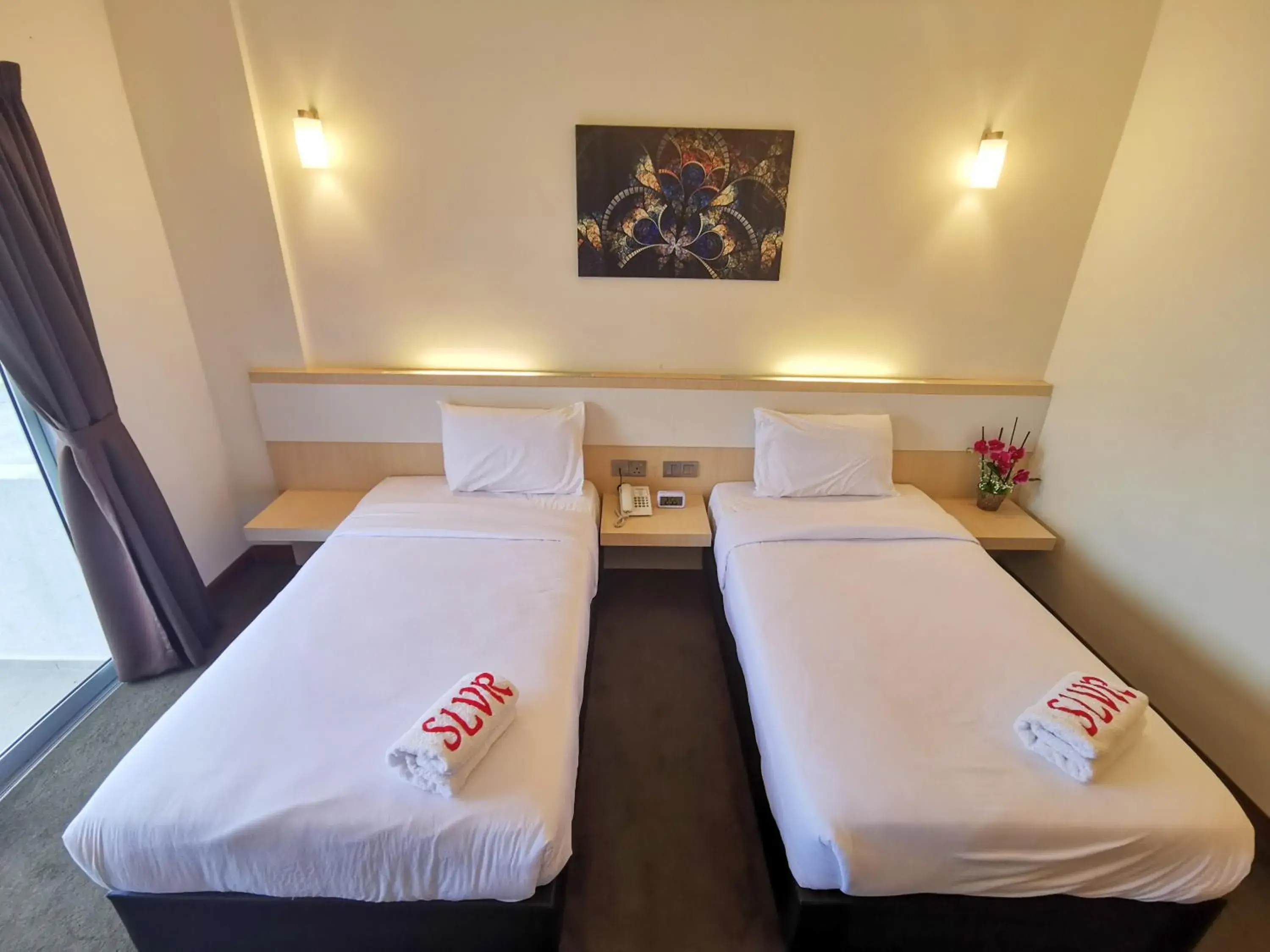 Twin Room with Lake View in SERDANG LAKE VIEW RESORT Twin Room with Lake View in SERDANG LAKE VIEW RESORT